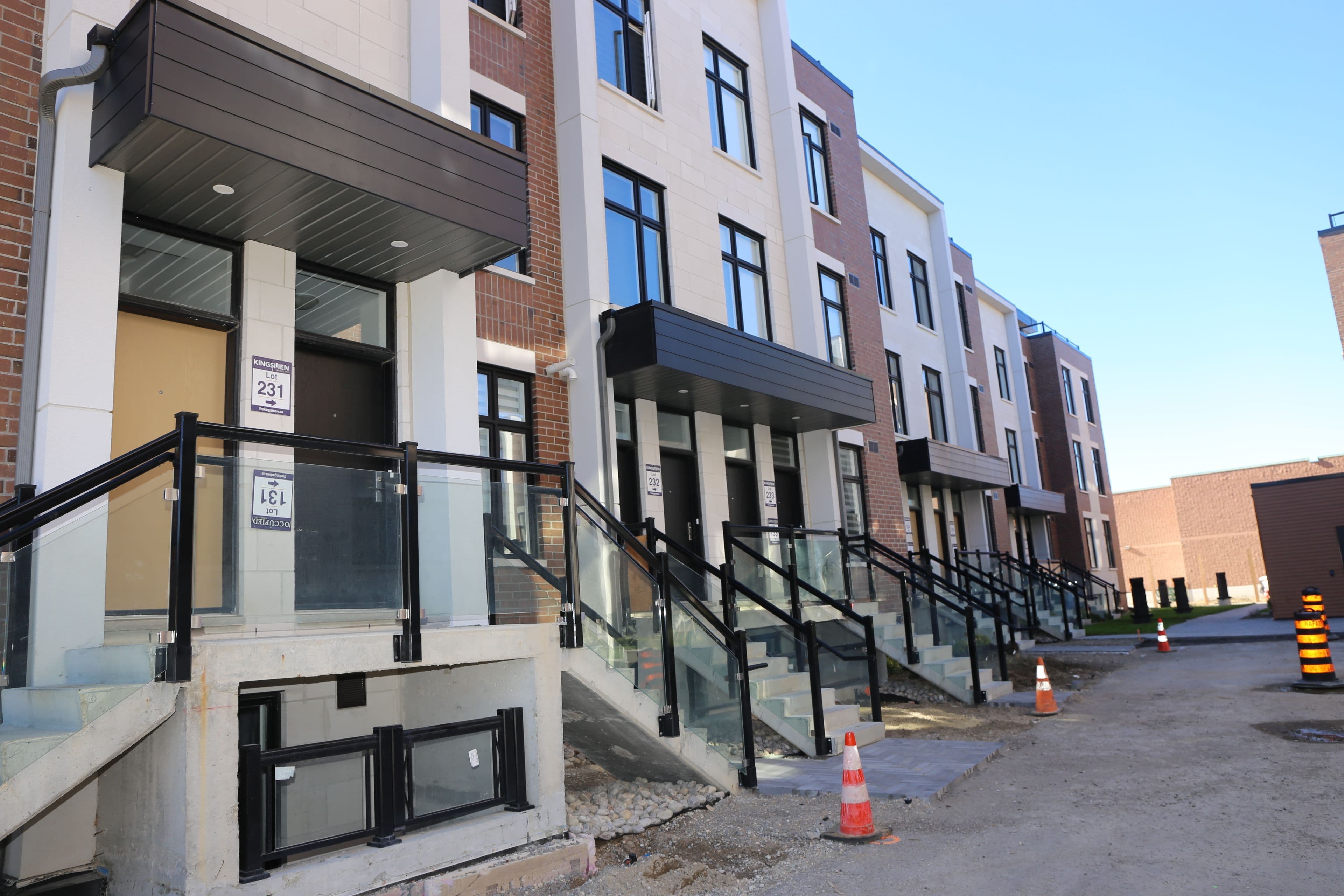 9580 Islington Avenue N U-231, Vaughan, ON L4H 5E8