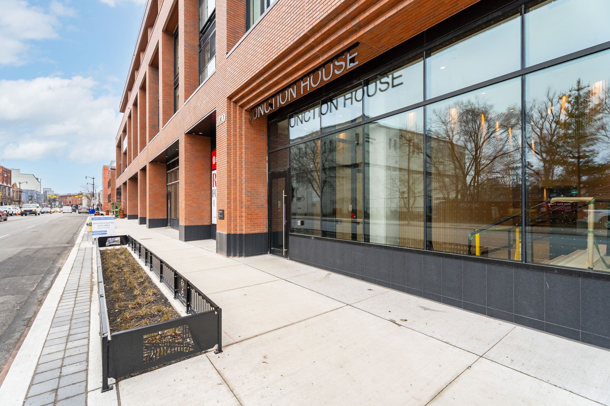 2720 Dundas Street W 413, Toronto W02, ON M6P 1Y2