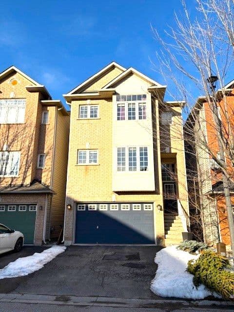 5090 Fairview Street 4, Burlington, ON L7L 7H5