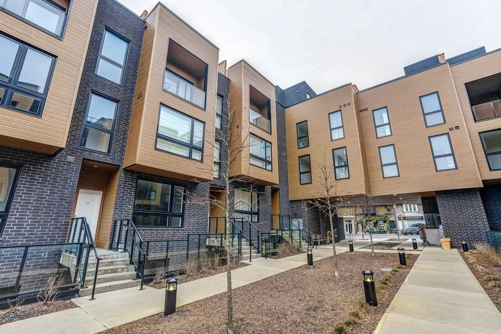 35 Birchcliff Avenue 16, Toronto E06, ON M1N 0C1