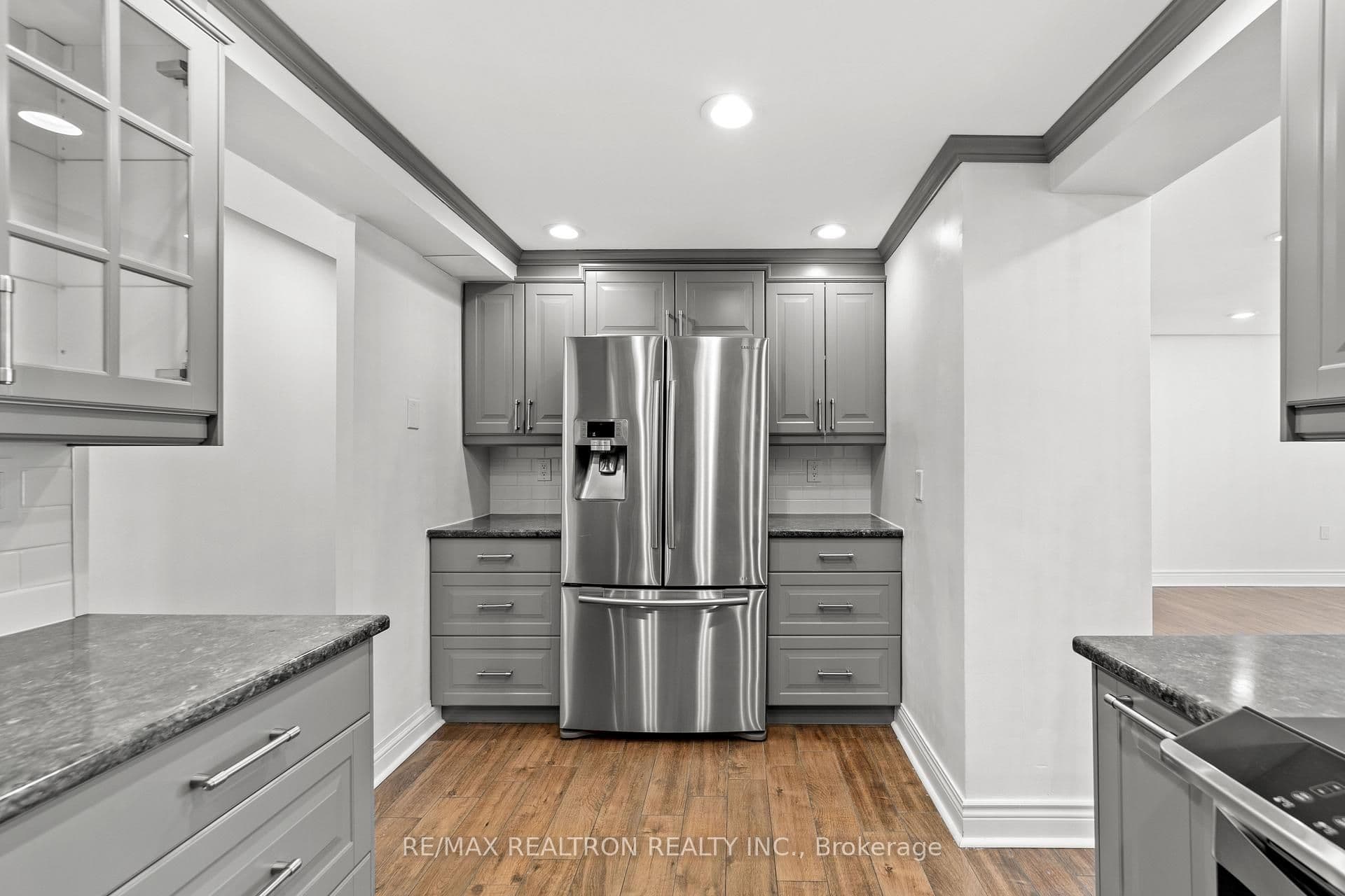 130 Neptune Drive 702, Toronto C04, ON M6A 1X5