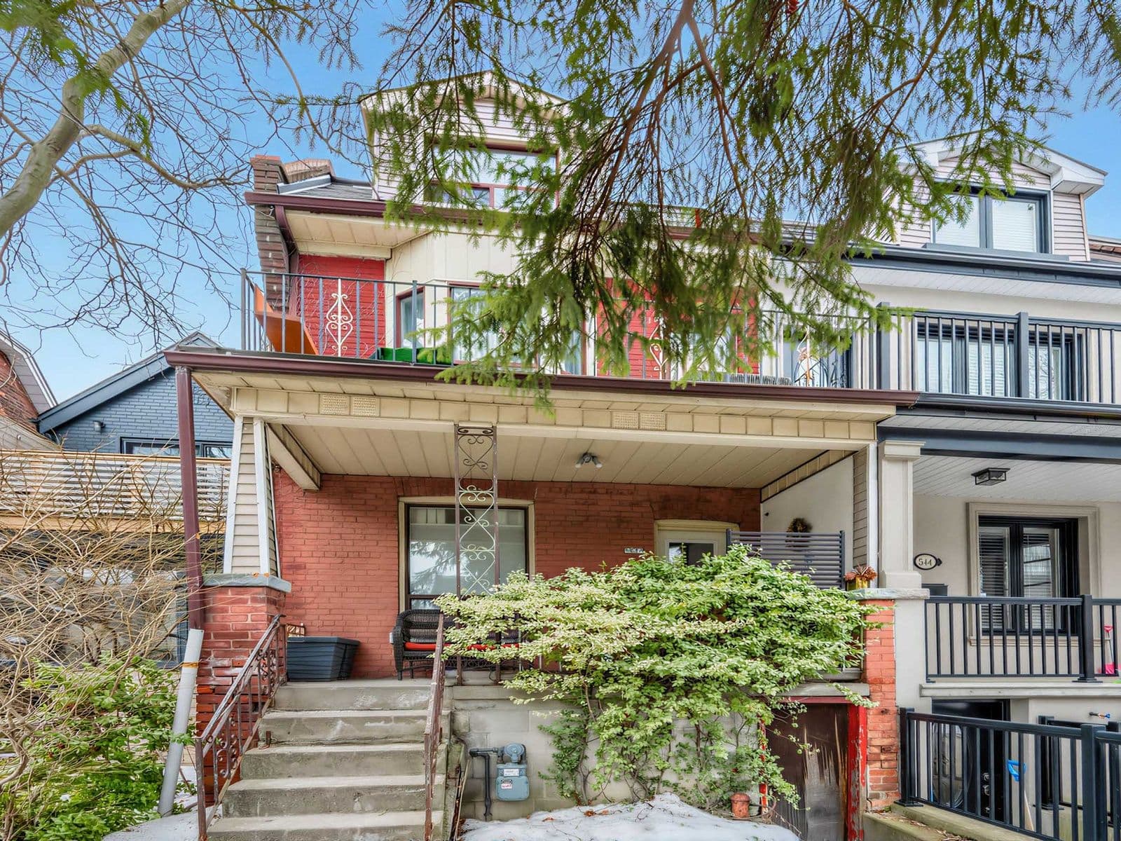 542 Crawford Street, Toronto C01, ON M6G 3J8