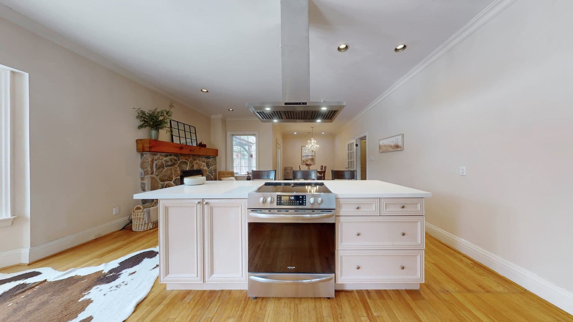 21455 Warden Avenue, East Gwillimbury, ON L0G 1R0