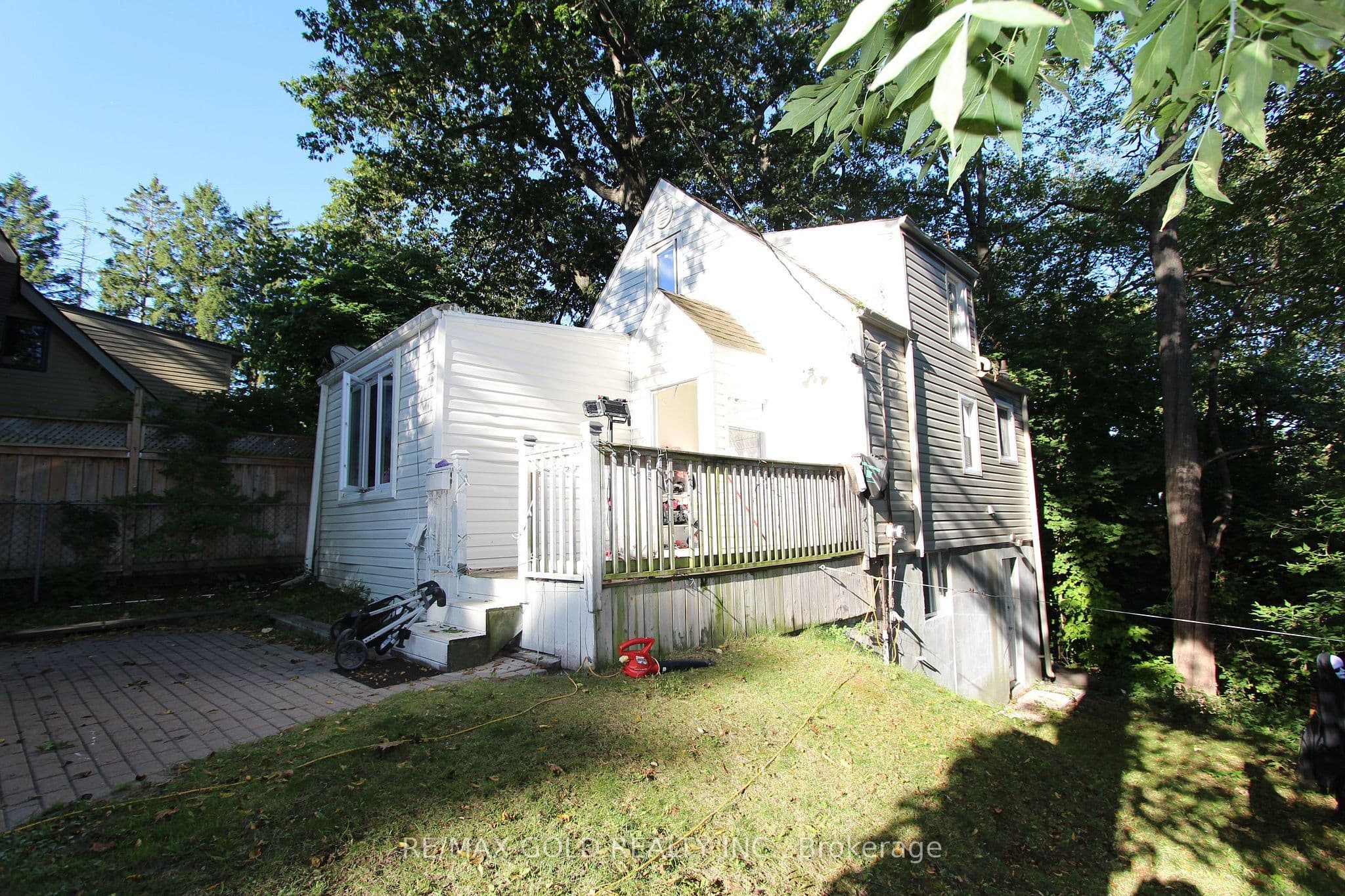 961 Lakeshore Road W, Mississauga, ON L5H 1H8