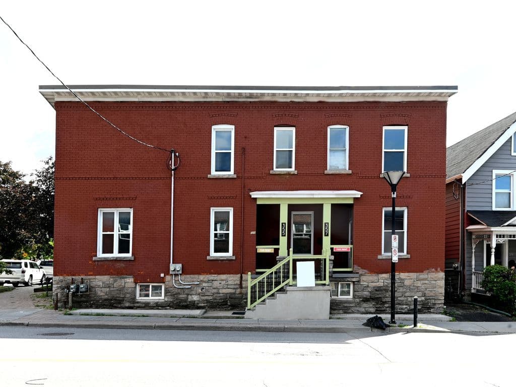 355 Bronson Avenue, Ottawa Centre, ON K1R 6J4