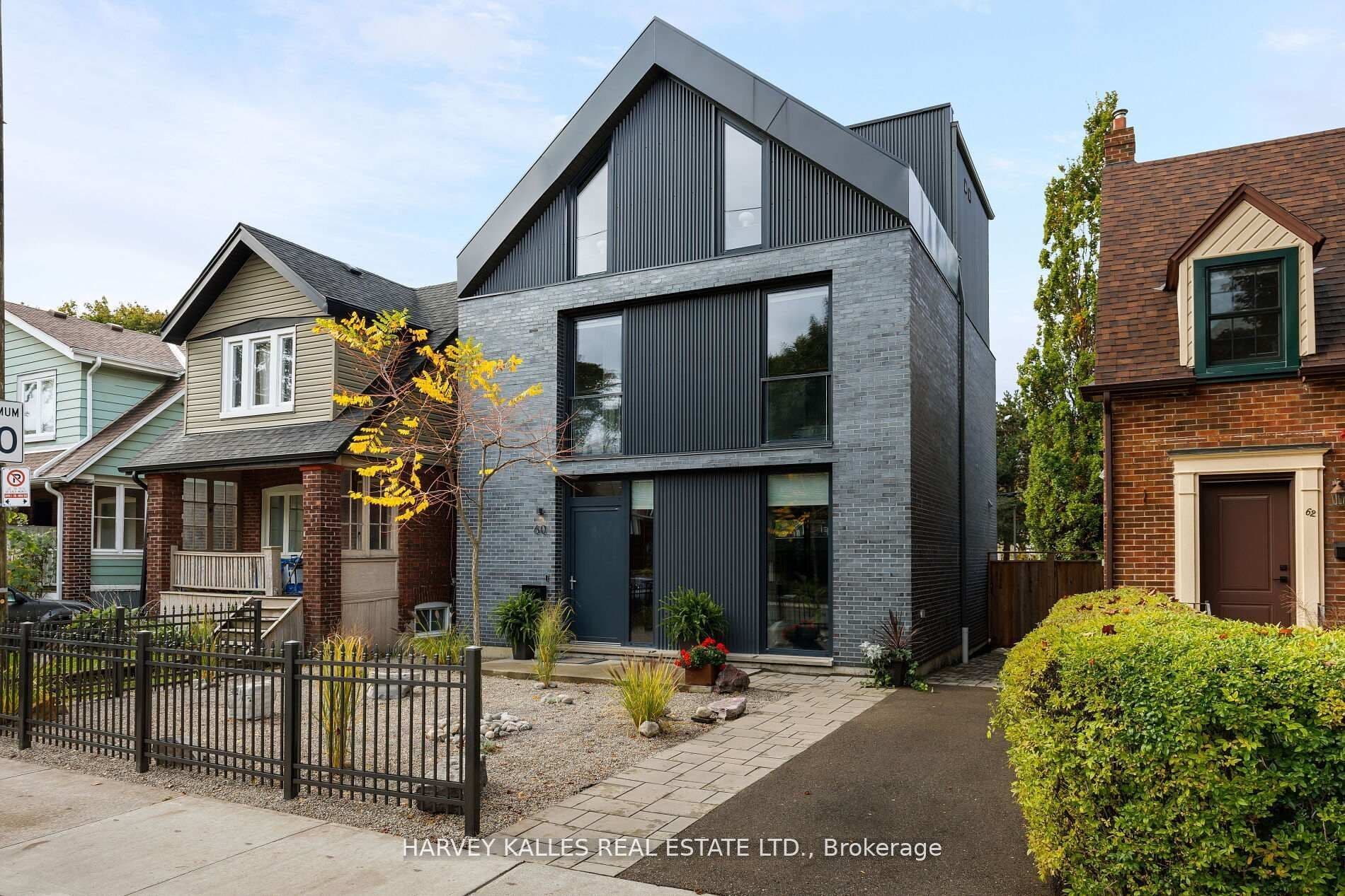 60 Hiltz Avenue, Toronto E01, ON M4L 2N5