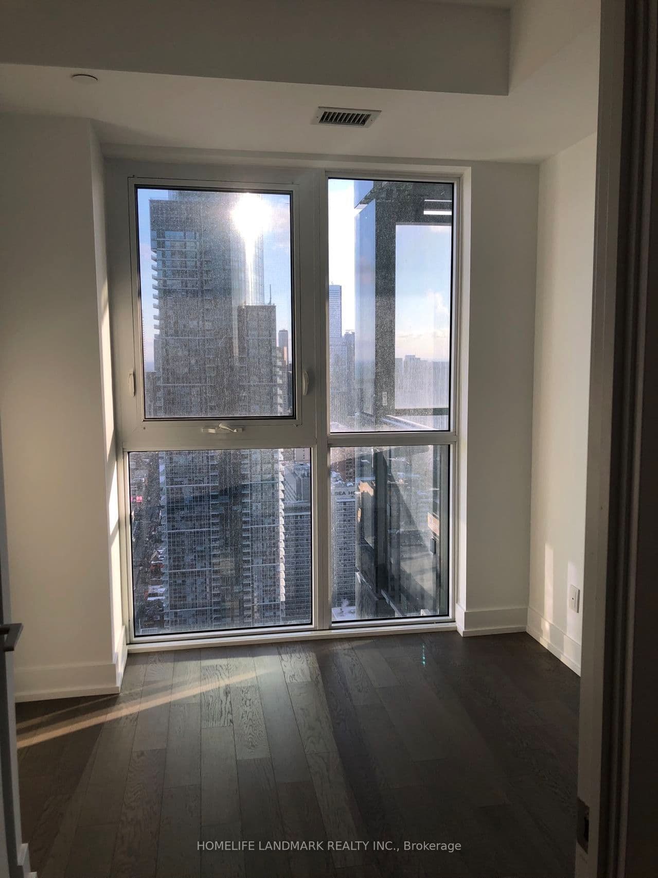 7 Grenville Street 4611, Toronto C01, ON M4Y 0E9