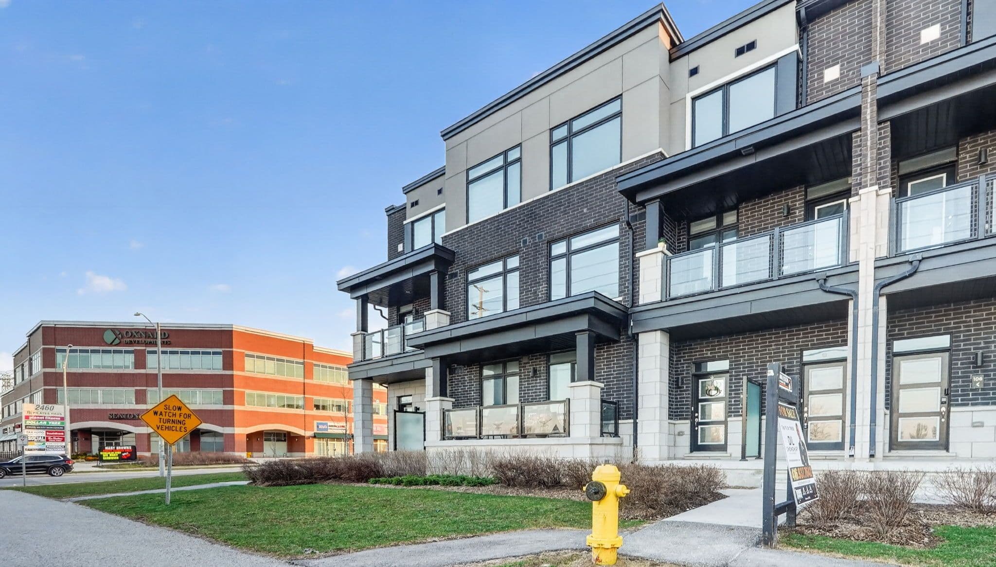 2550 Castlegate Crossing N/A 103, Pickering, ON L1X 0H6