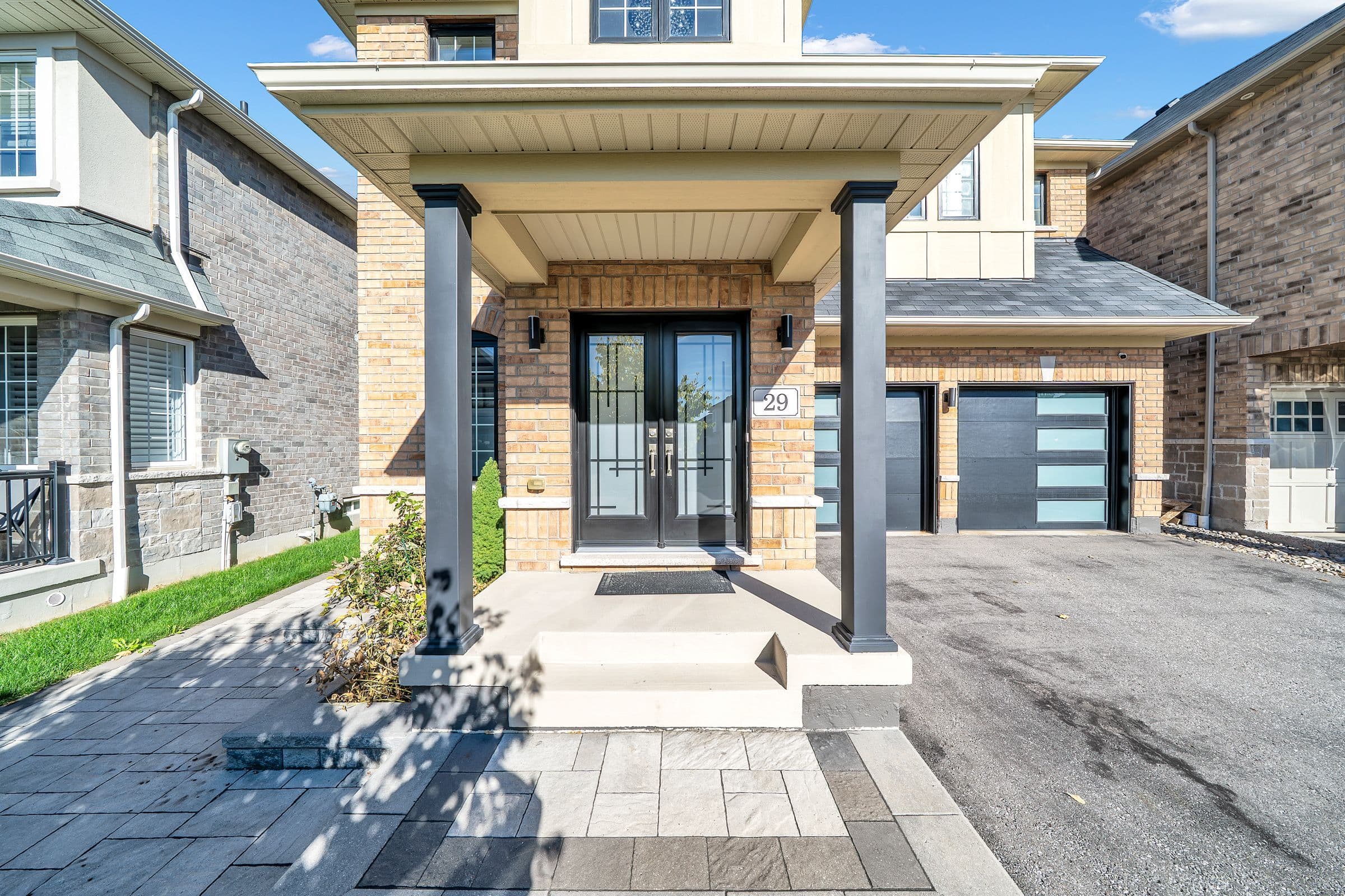 29 Skelton Crescent, Ajax, ON L1Z 1R4
