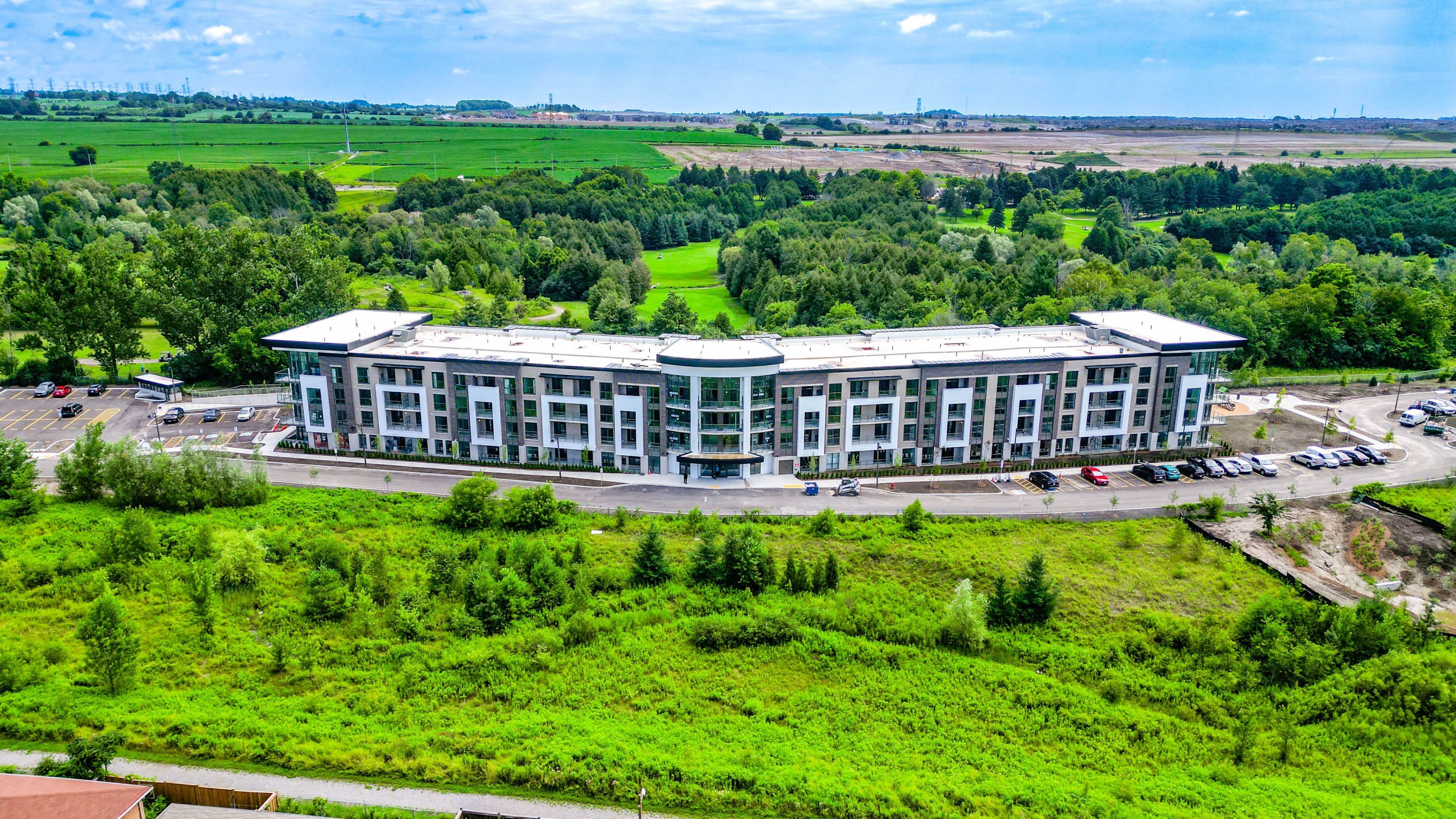 385 Arctic Red Drive 329, Oshawa, ON L1L 0H8