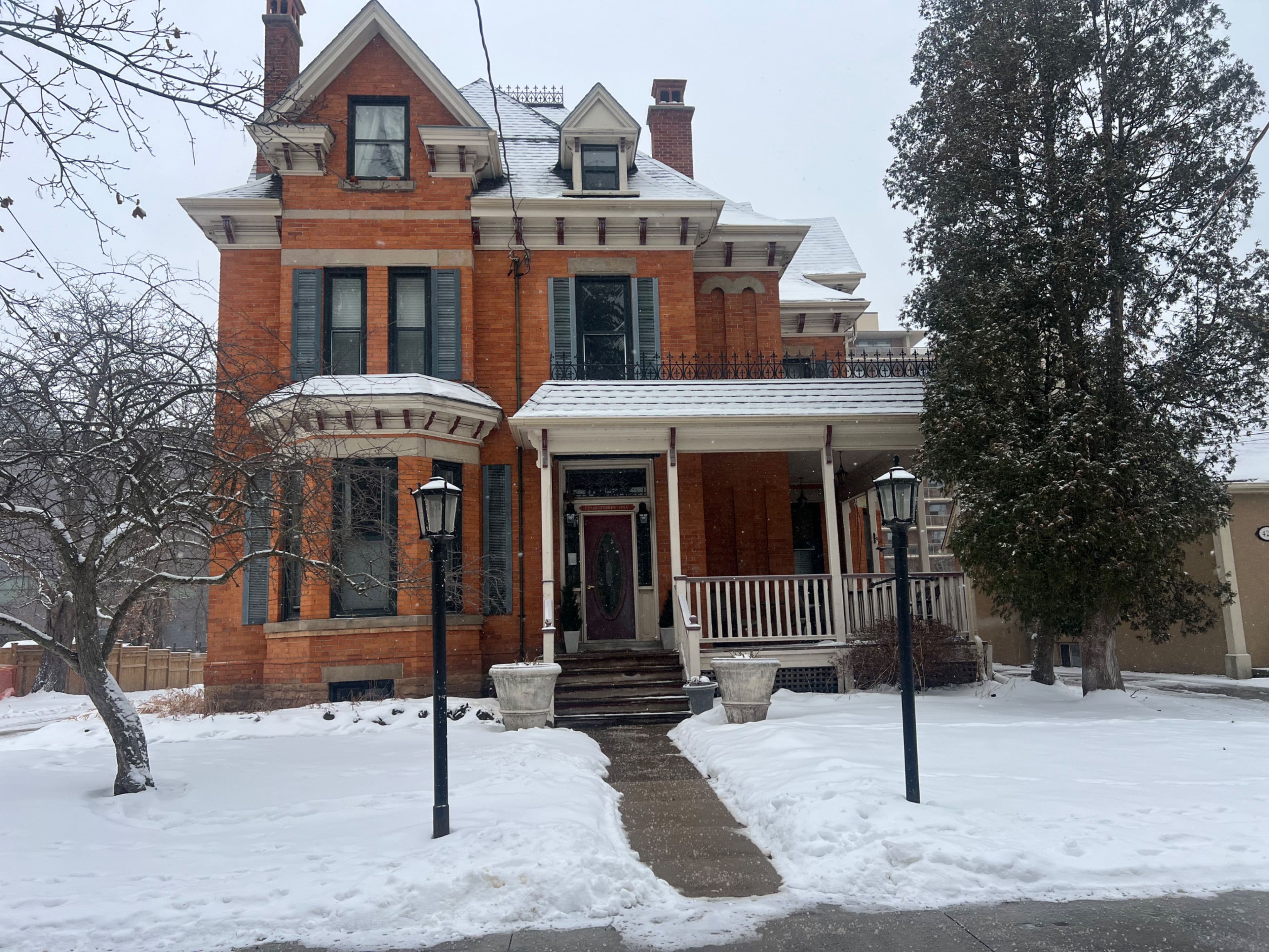 431 Burlington Avenue, Burlington, ON L7S 1R3