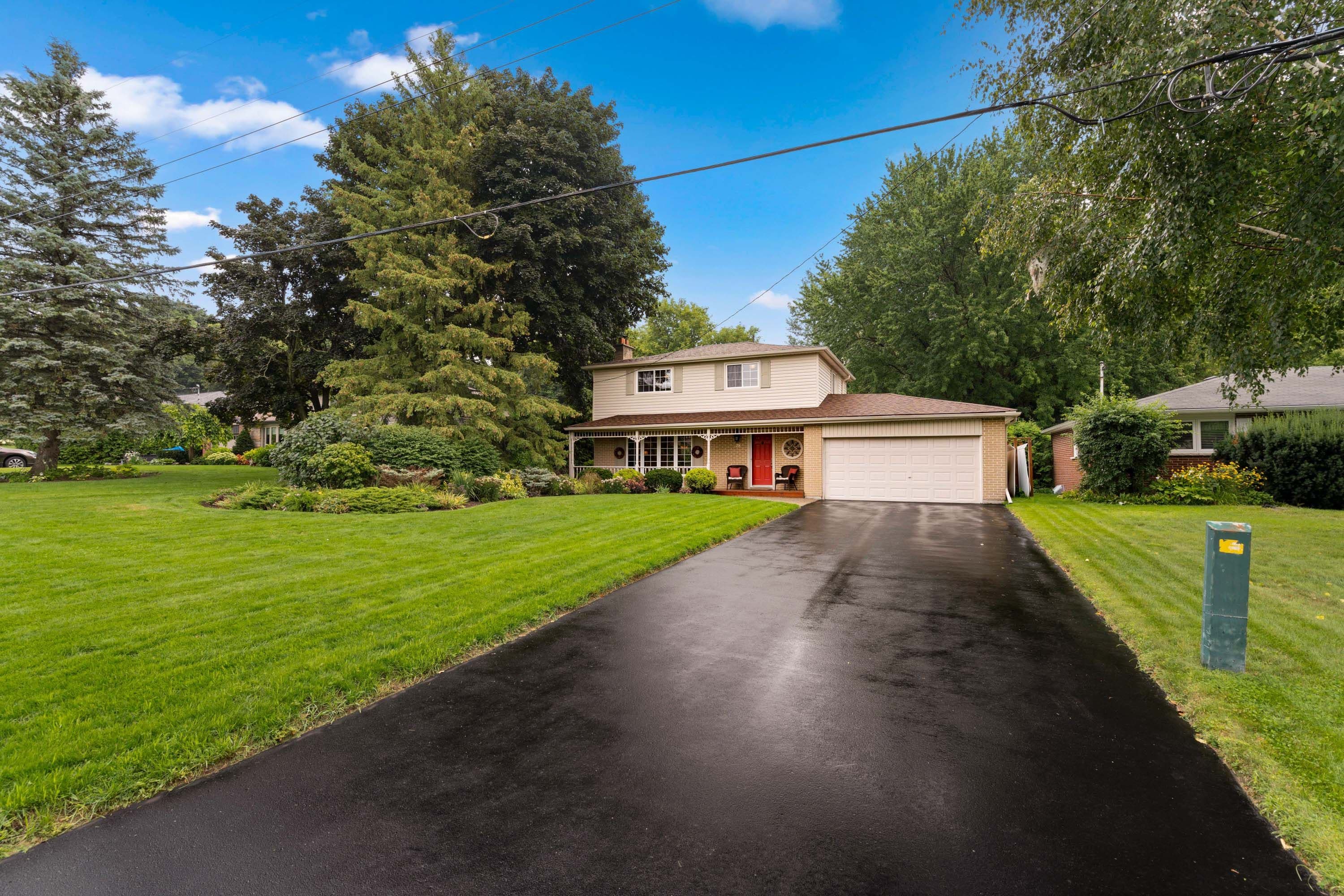 28 Hilltop Drive, Caledon, ON L7C 1H6