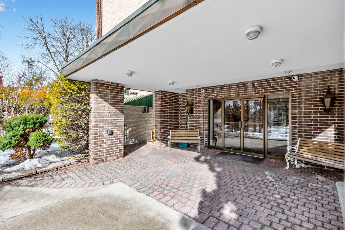 67 Richmond Street 504, Richmond Hill, ON L4C 3Y3