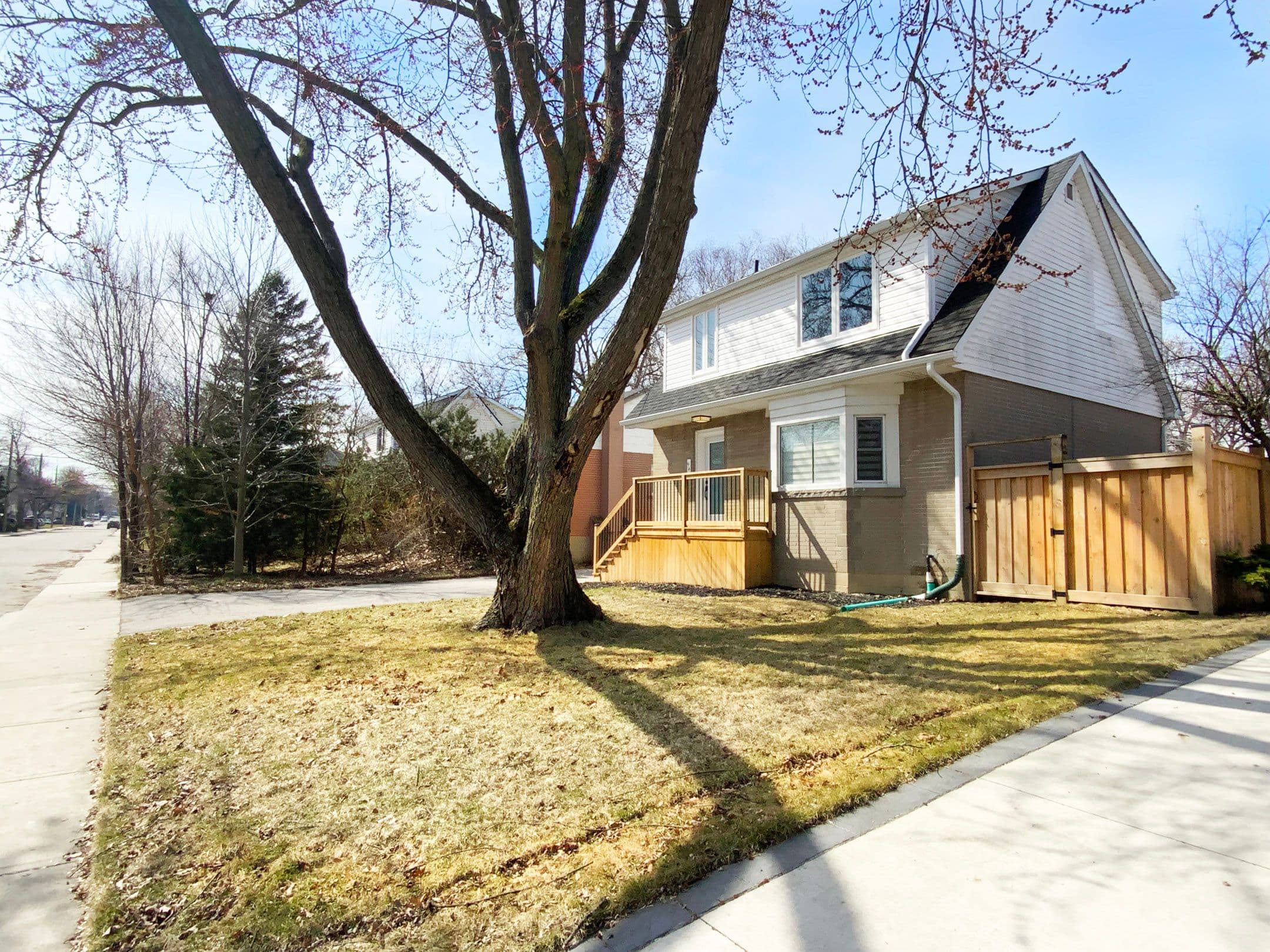 94 West 32nd Street Main & Second Floor, Hamilton, ON L9C 5G9