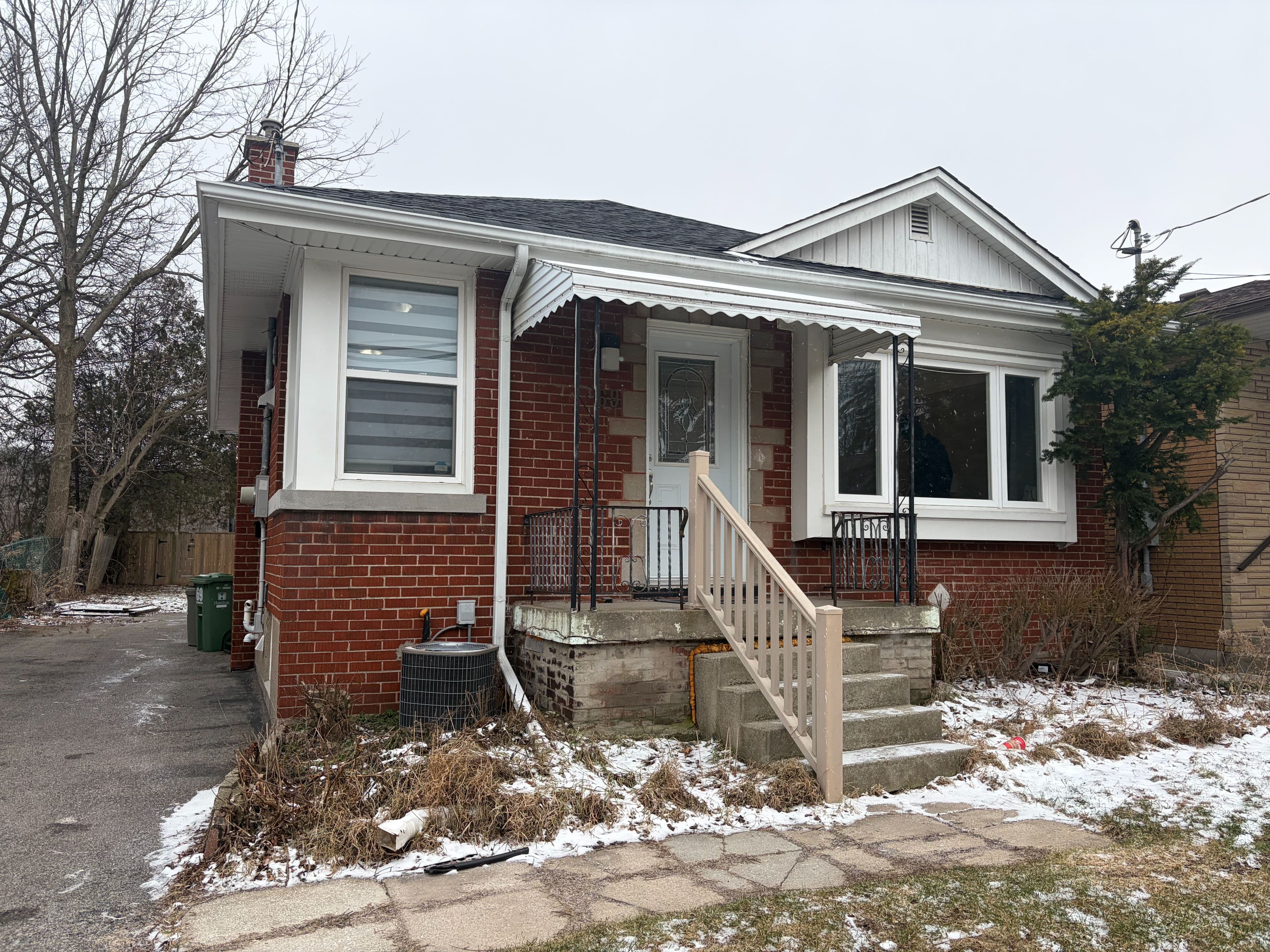 69 Glenmount Avenue, Hamilton, ON L8S 2L3