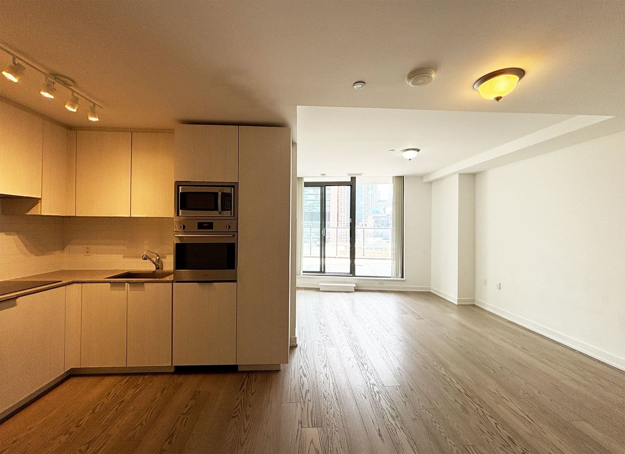 11 Wellesley Street W 606, Toronto C01, ON M4Y 0G4