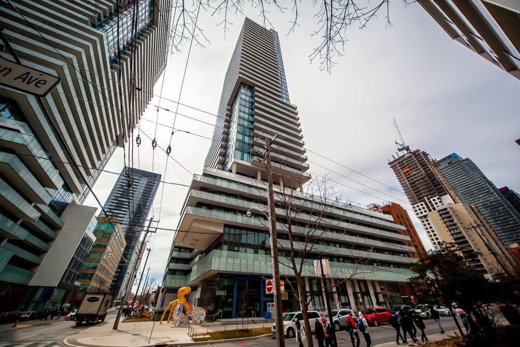 161 Roehampton Avenue 4004, Toronto C10, ON M4P 0C8