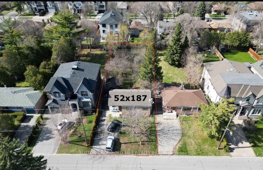 96 Caines Avenue, Toronto C07, ON M2R 2L3