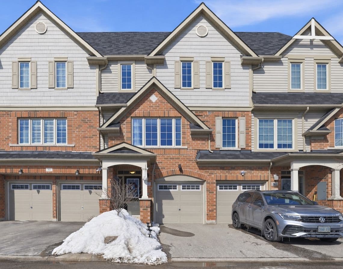 83 Magpie Way, Whitby, ON L1N 2K6