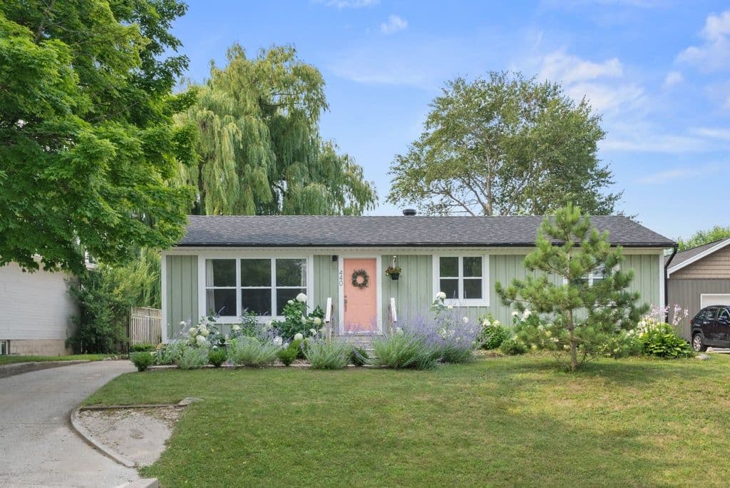 440 Provincial Street, Saugeen Shores, ON N0H 2C1