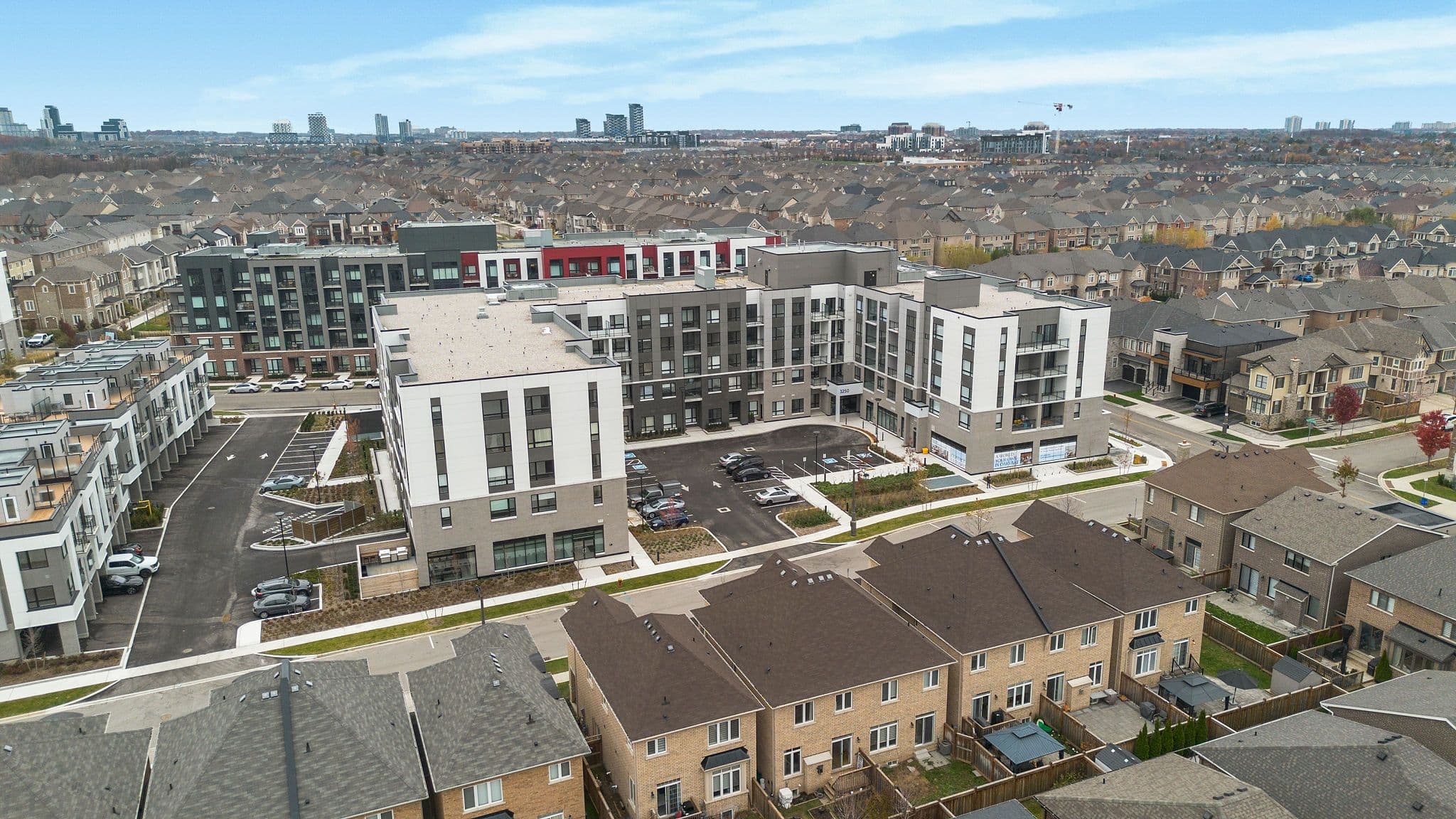 3250 Carding Mill Trail 506, Oakville, ON L6M 1L3