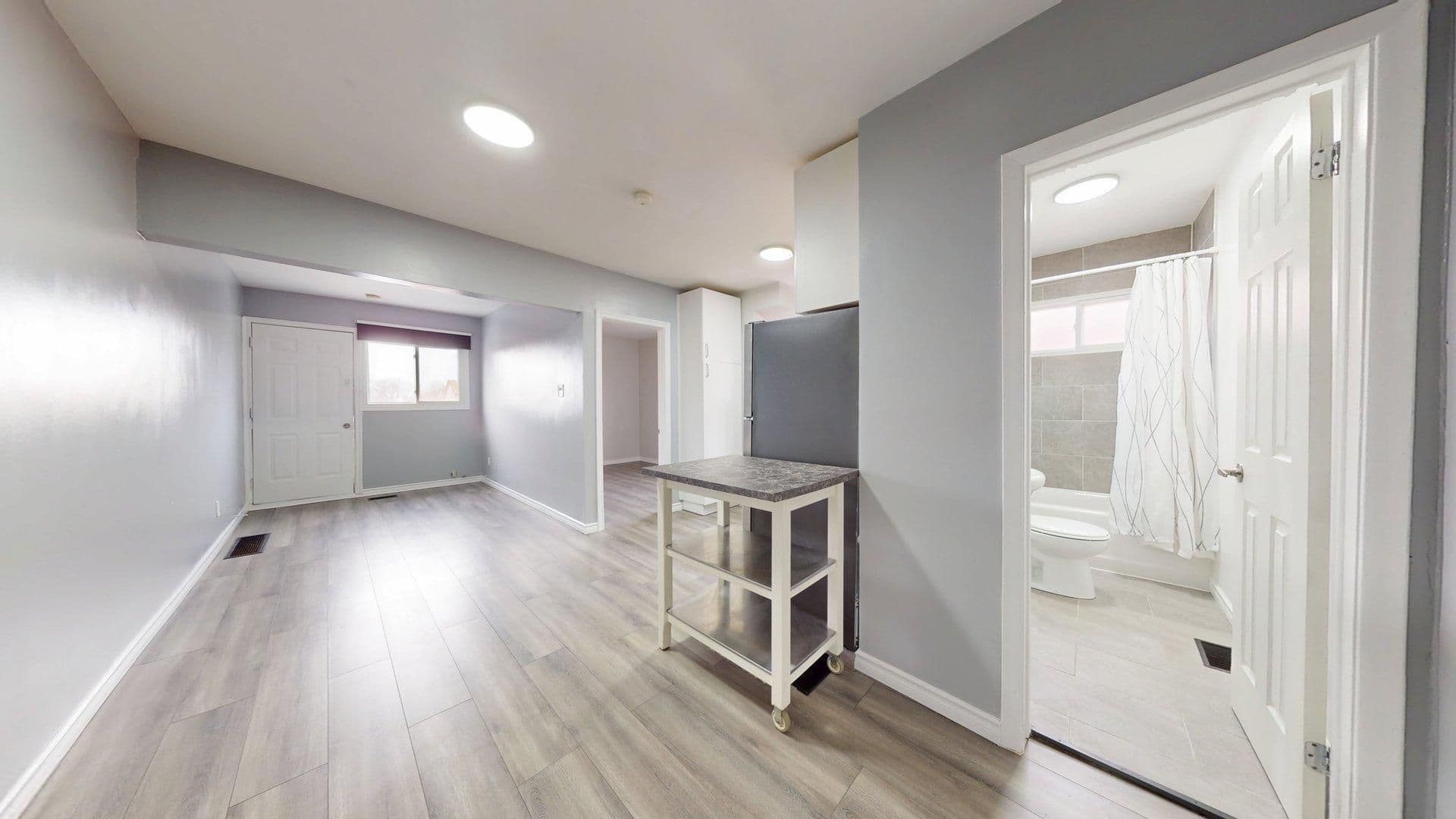 640 Wilson Avenue 2 (upper), Toronto W05, ON M3K 1E1