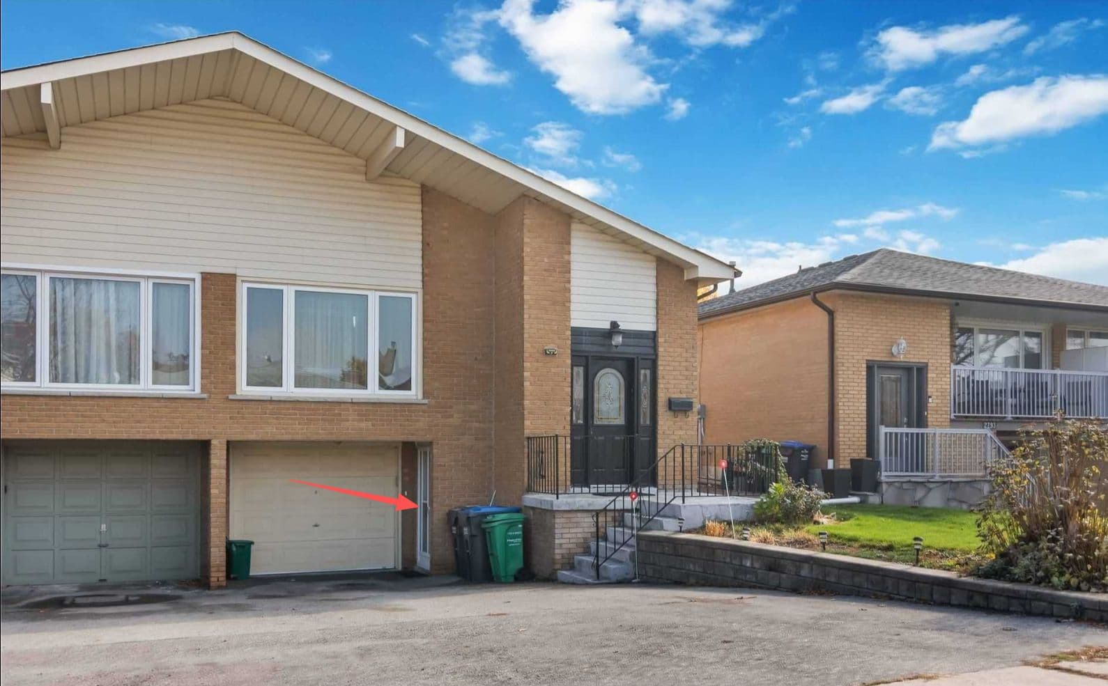 2797B Windjammer Road, Mississauga, ON L5L 1T4