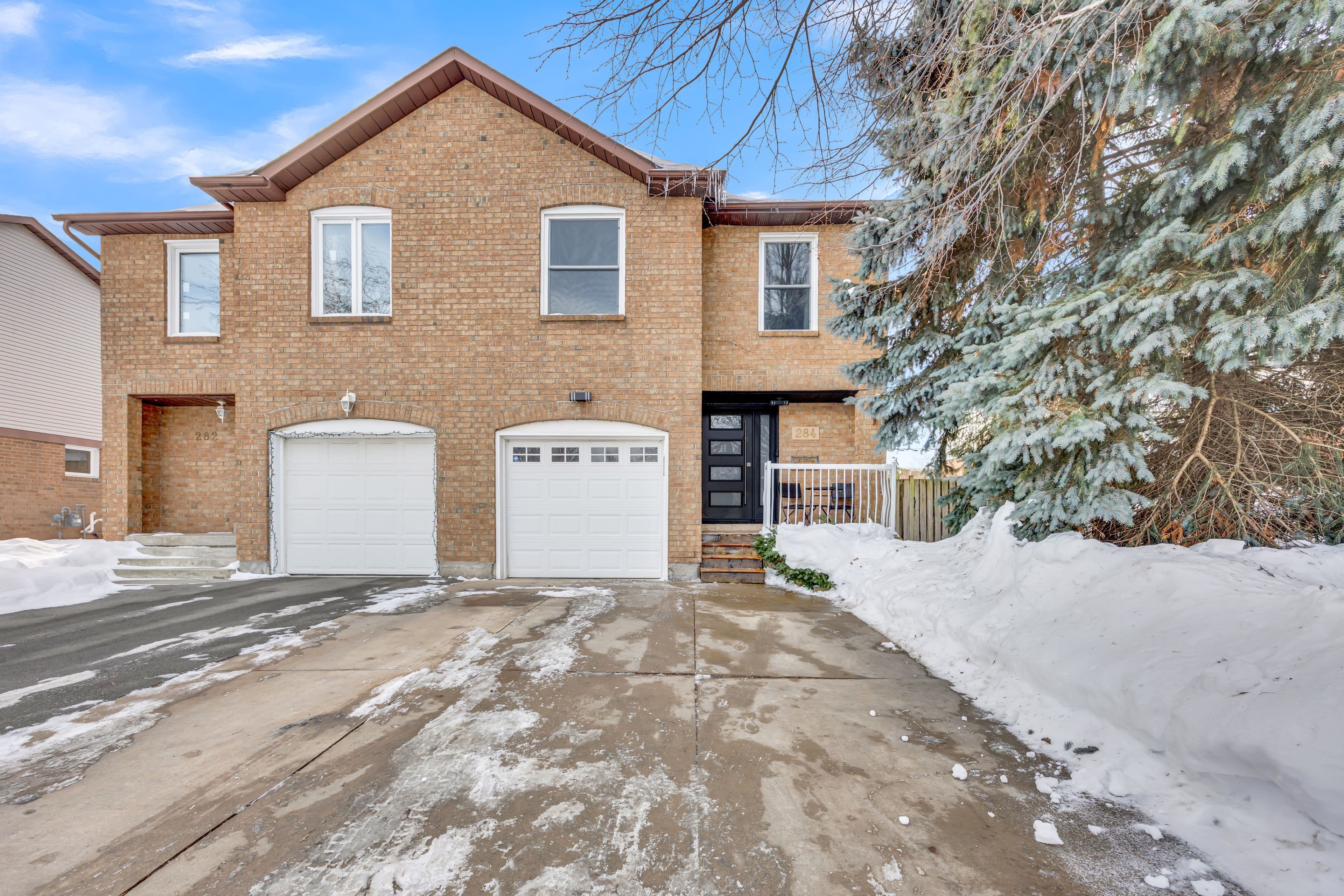 284 Rimmington Drive, Oakville, ON L6H 3N5