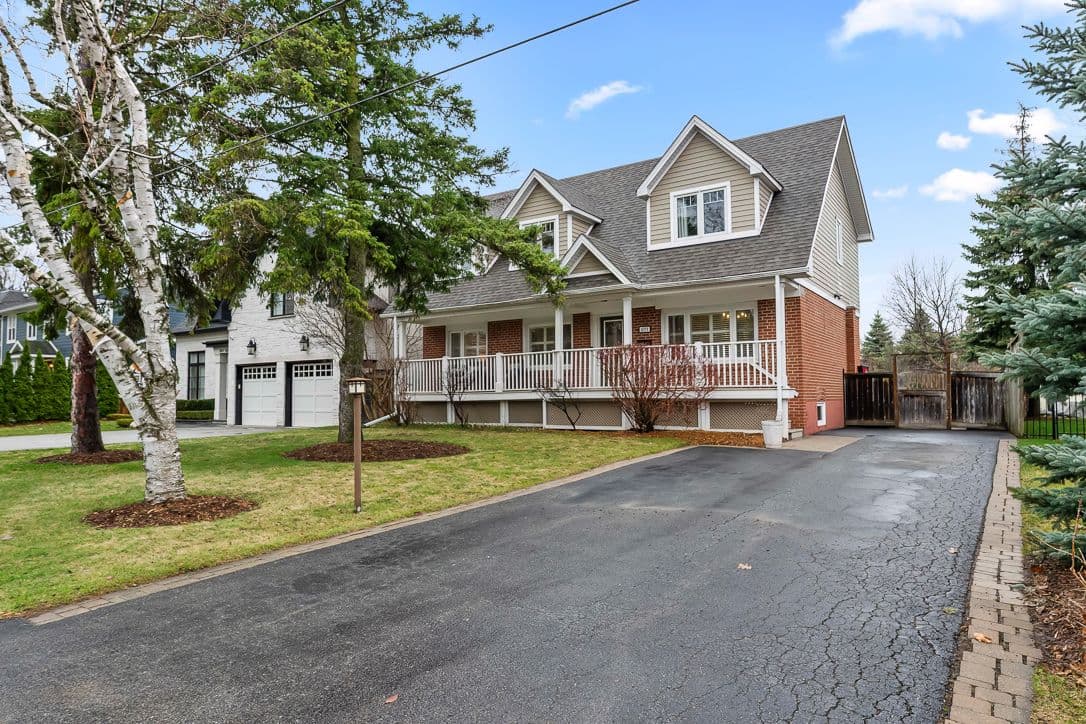 1071 Melvin Avenue, Oakville, ON L6J 2V8