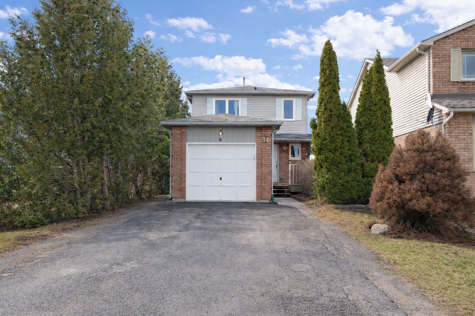24 Lindsay Court, Barrie, ON L4M 6G5