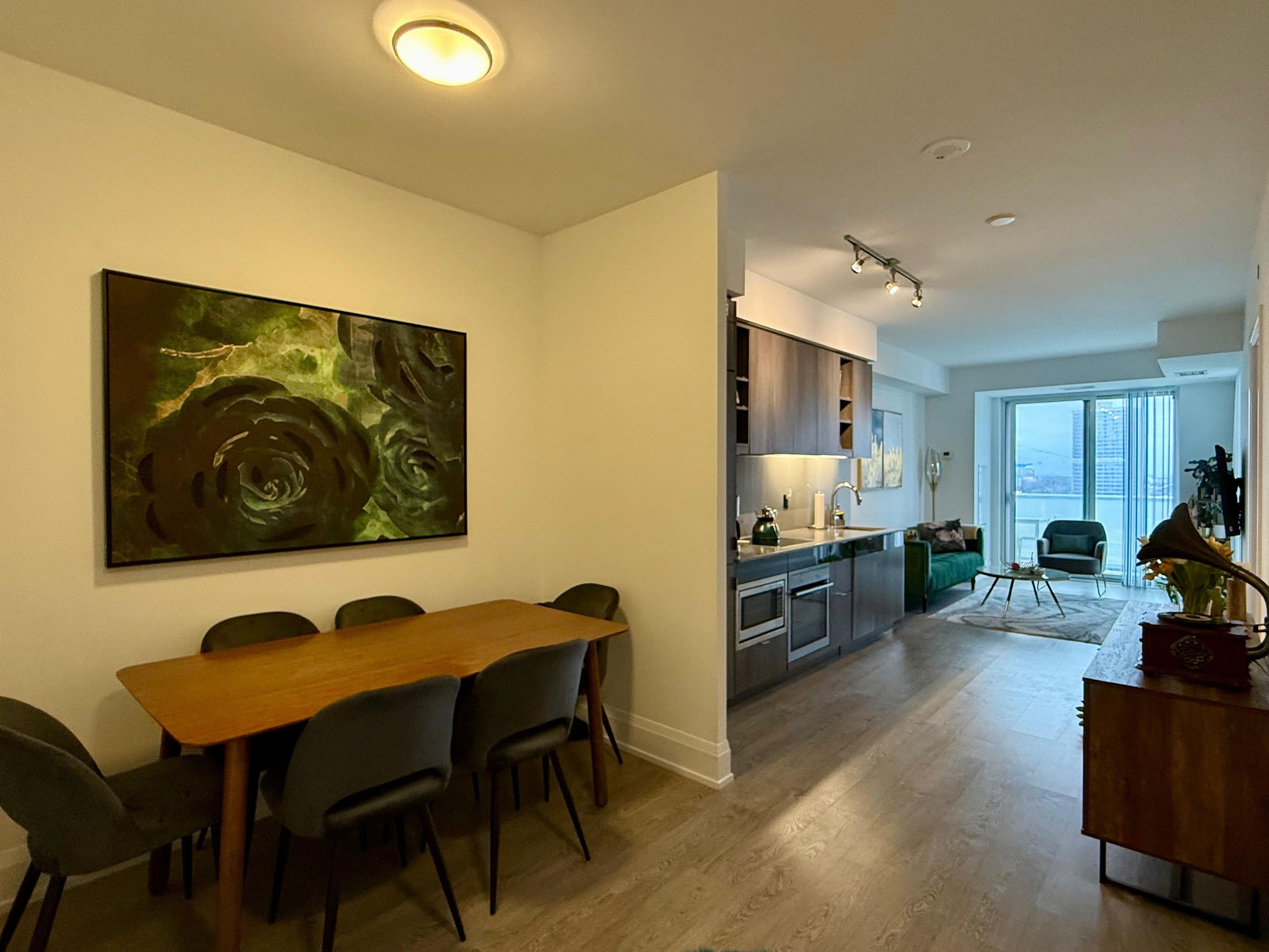 101 Erskine Avenue 1914, Toronto C10, ON M4P 1Y5