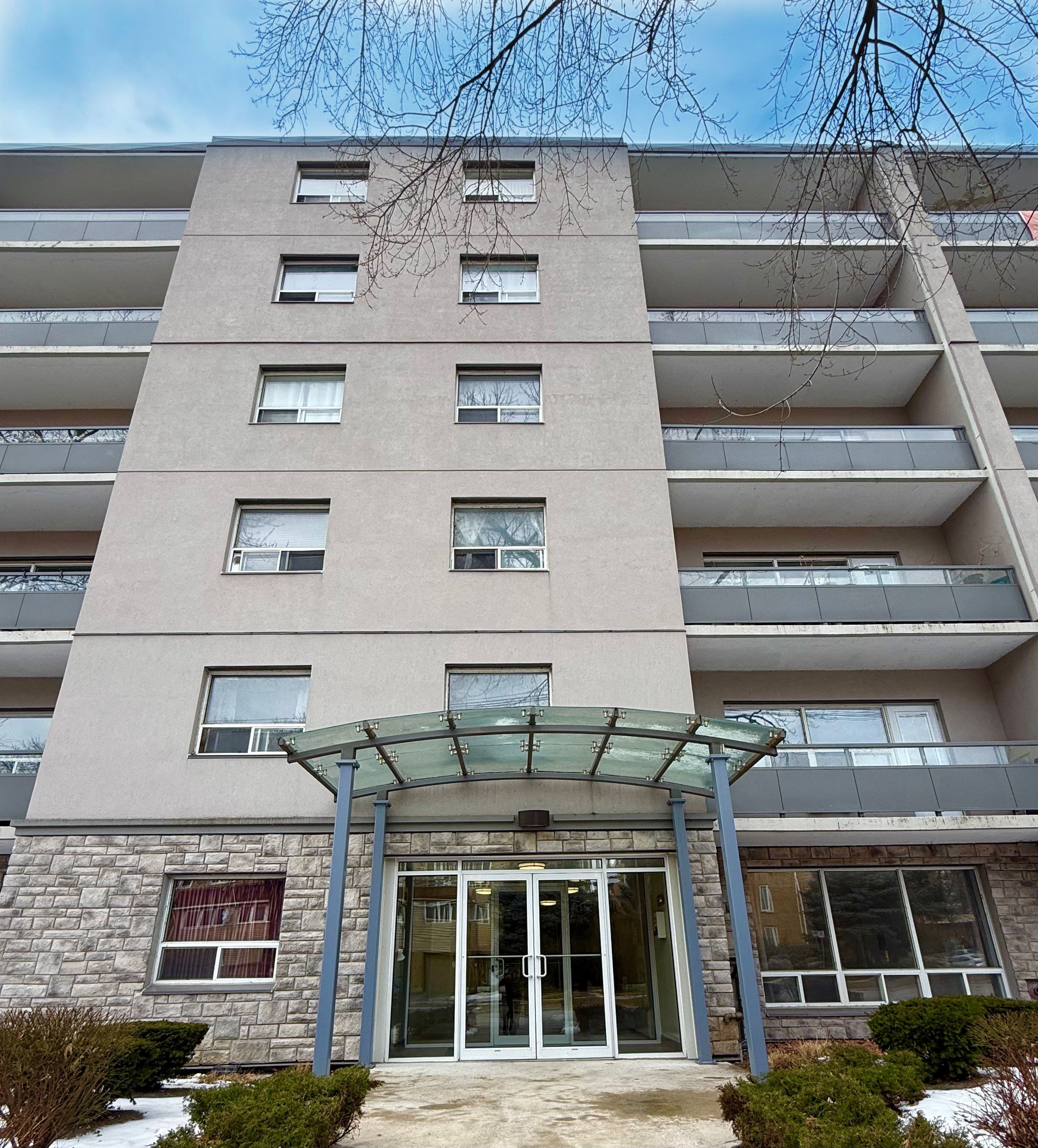 50 East Street 401, Oakville, ON L6L 3K4