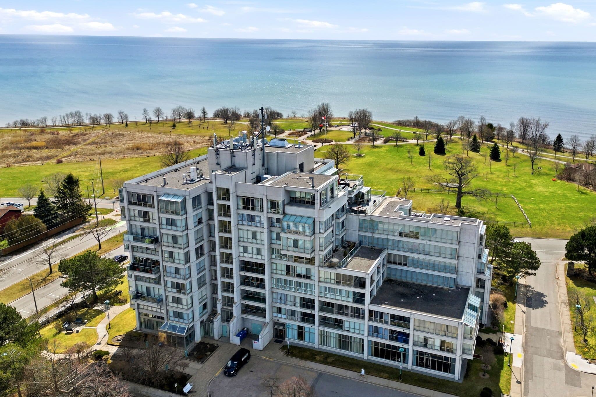 45 Cumberland Lane 306, Ajax, ON L1S 7K3