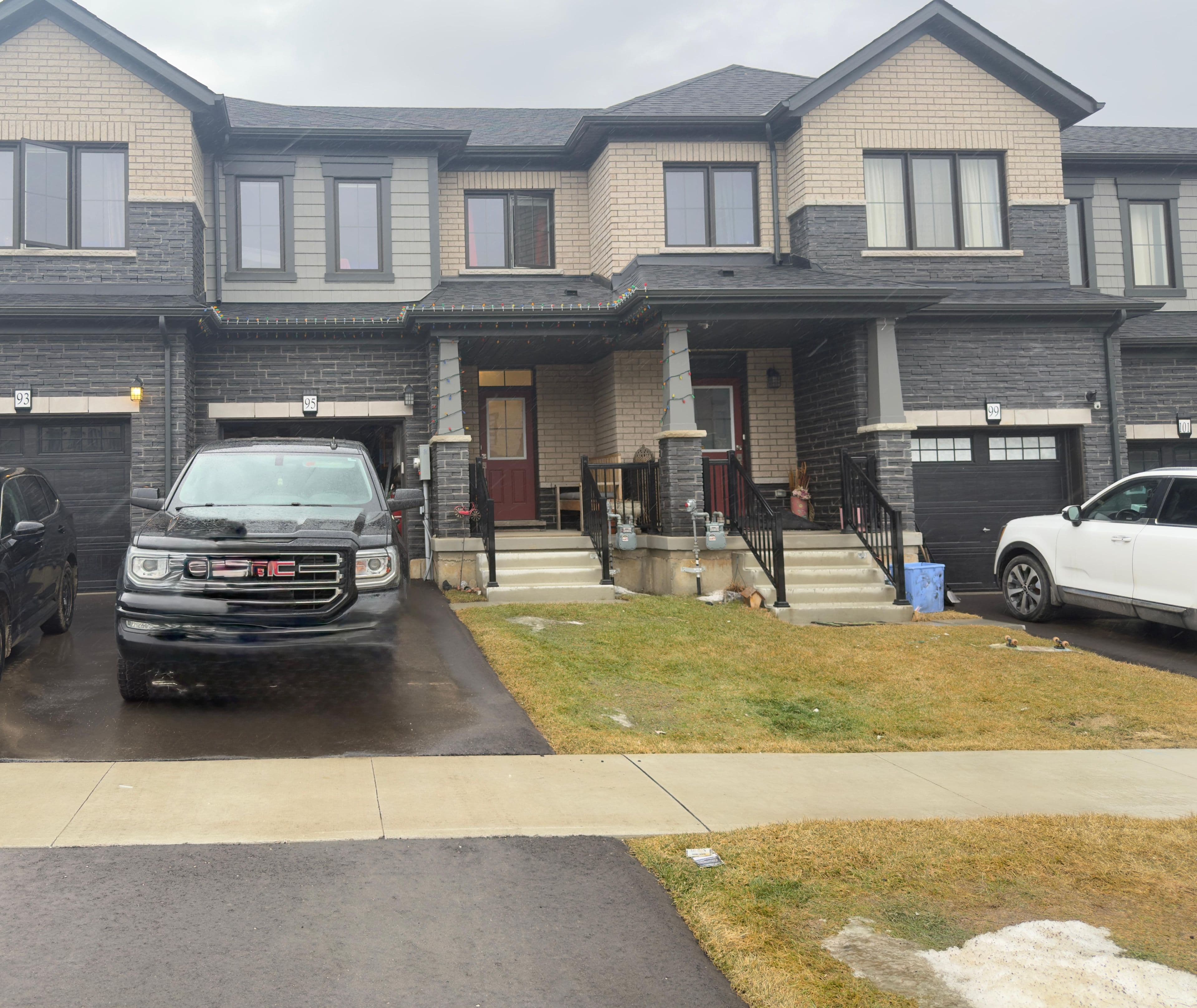 95 Granville Crescent, Haldimand, ON N3W 0J8