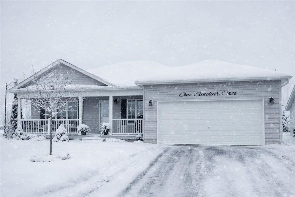 1 Sinclair Crescent, Ramara, ON L3V 6H7