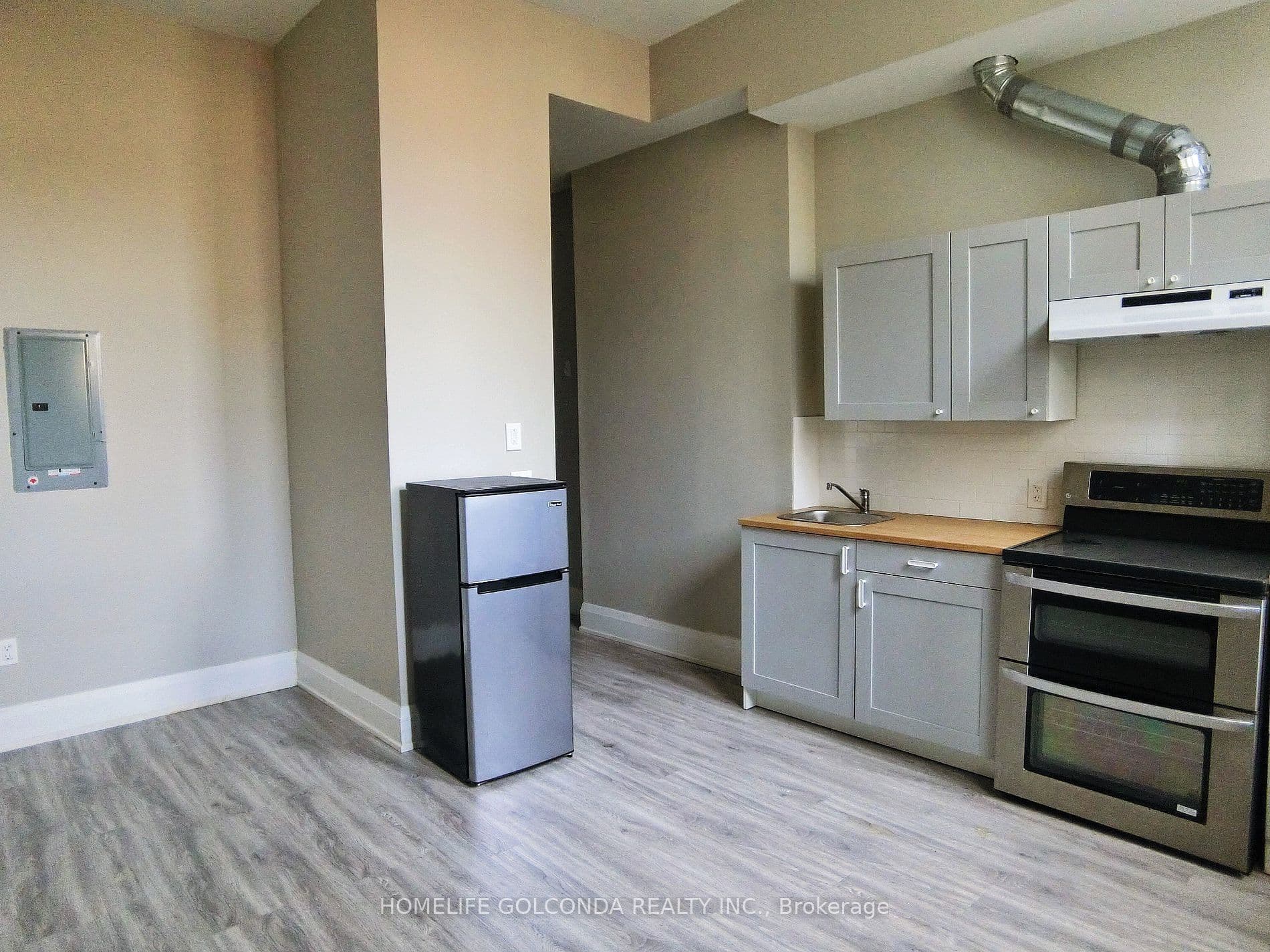 490 QUEEN Street W 202, Toronto C01, ON M5V 2B3