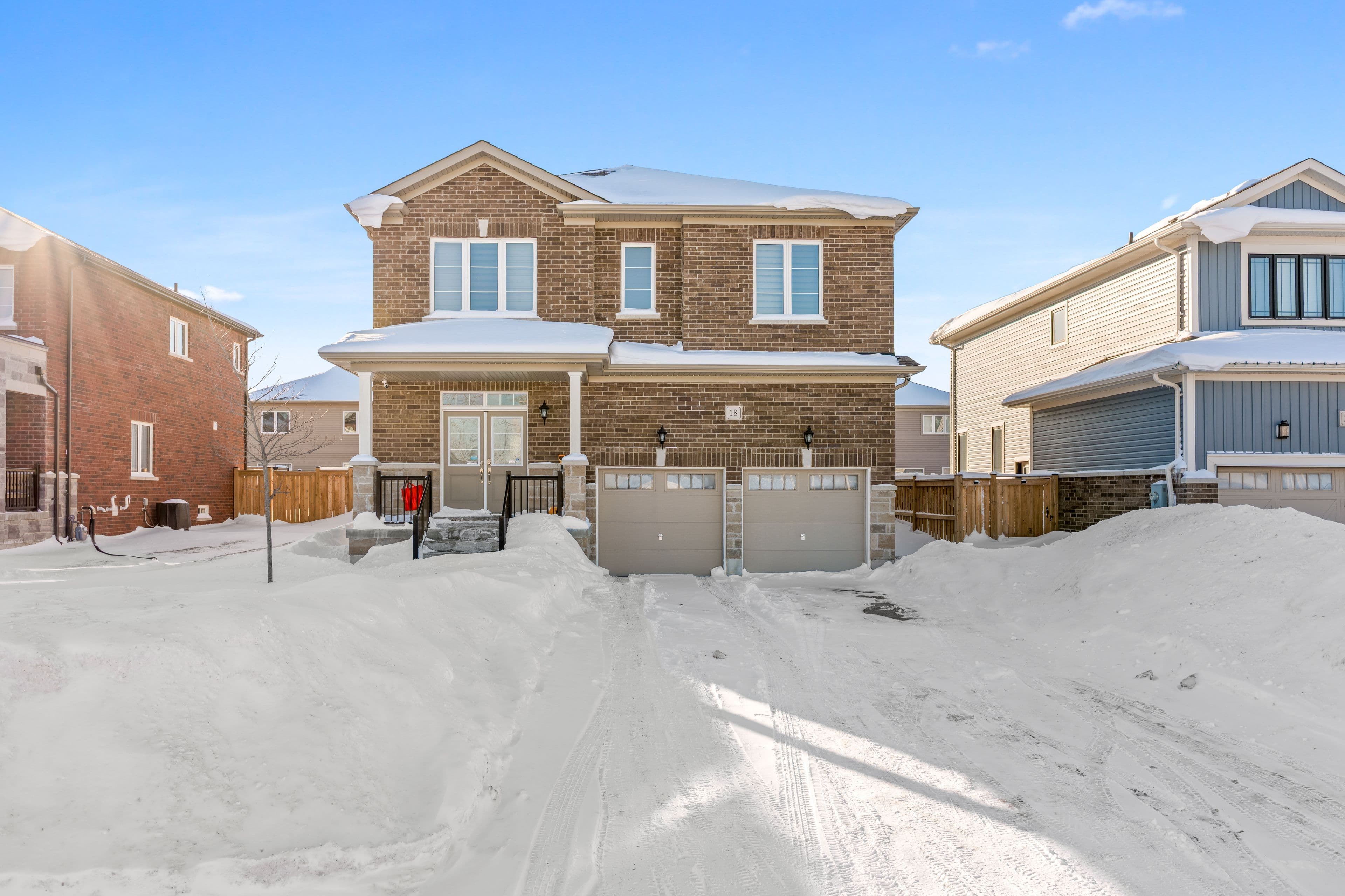 18 Emerald Street, Wasaga Beach, ON L9Z 0K8