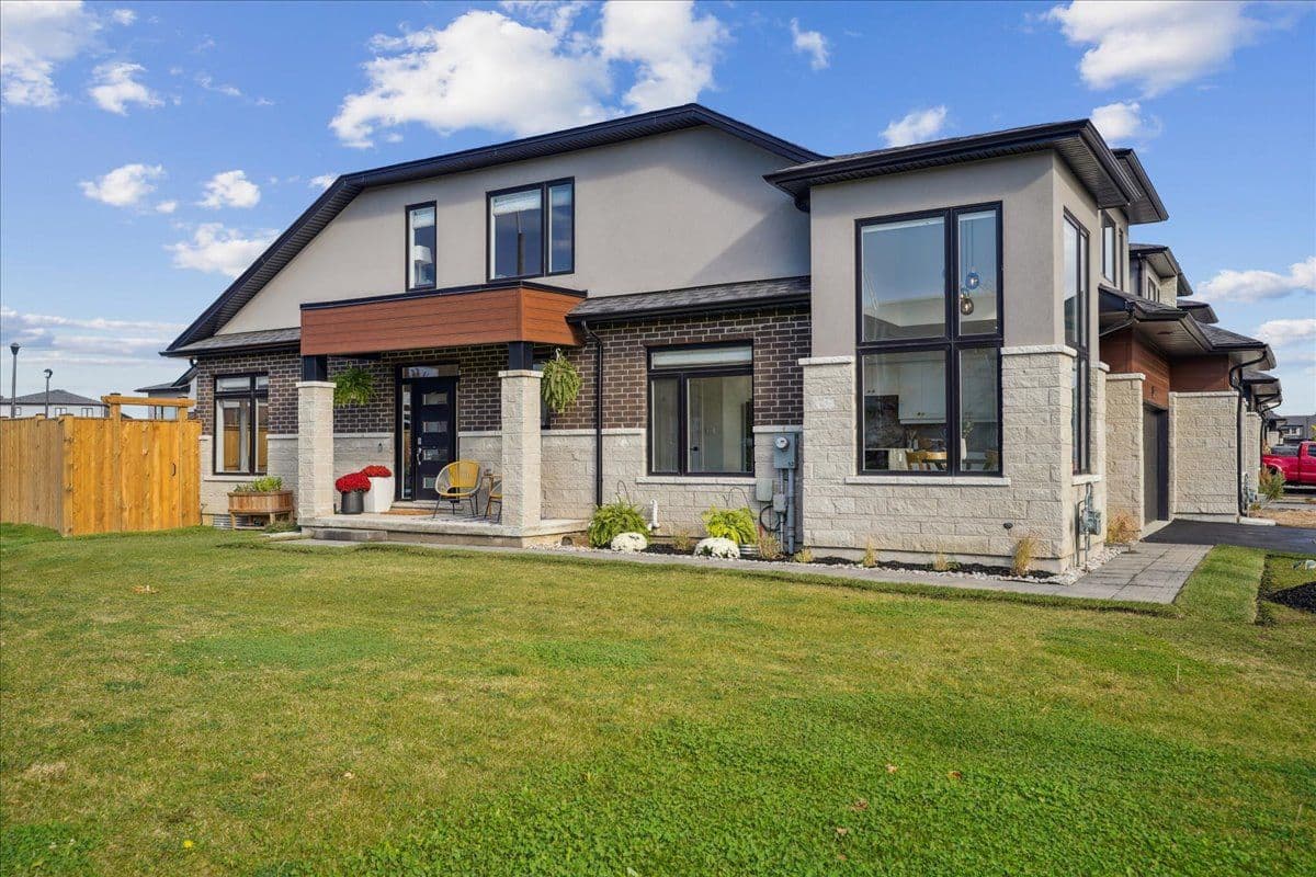 52 Welch Lane, Hamilton, ON L9C 0G1