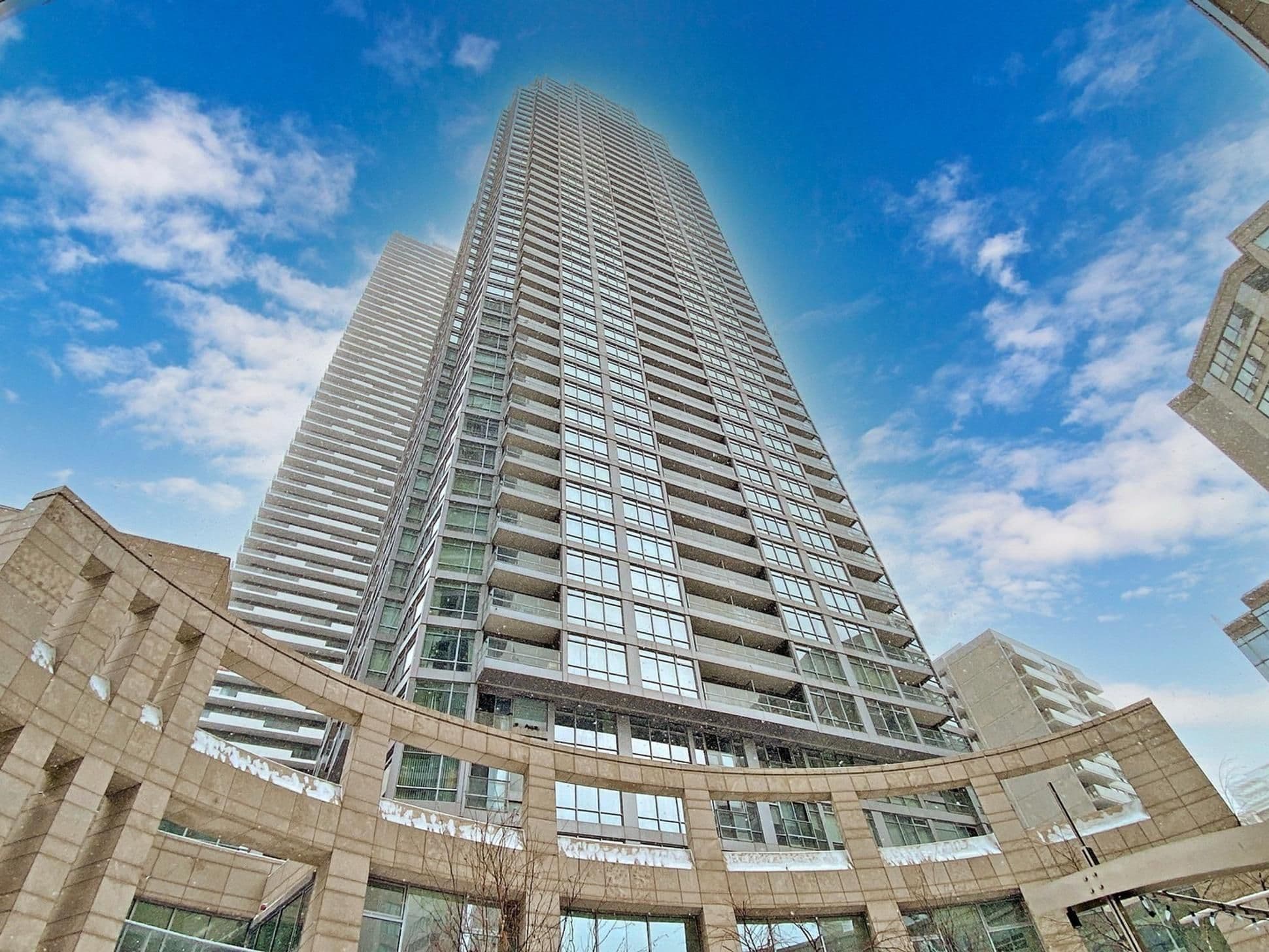 2191 Yonge Street 2812, Toronto C10, ON M4S 3H8