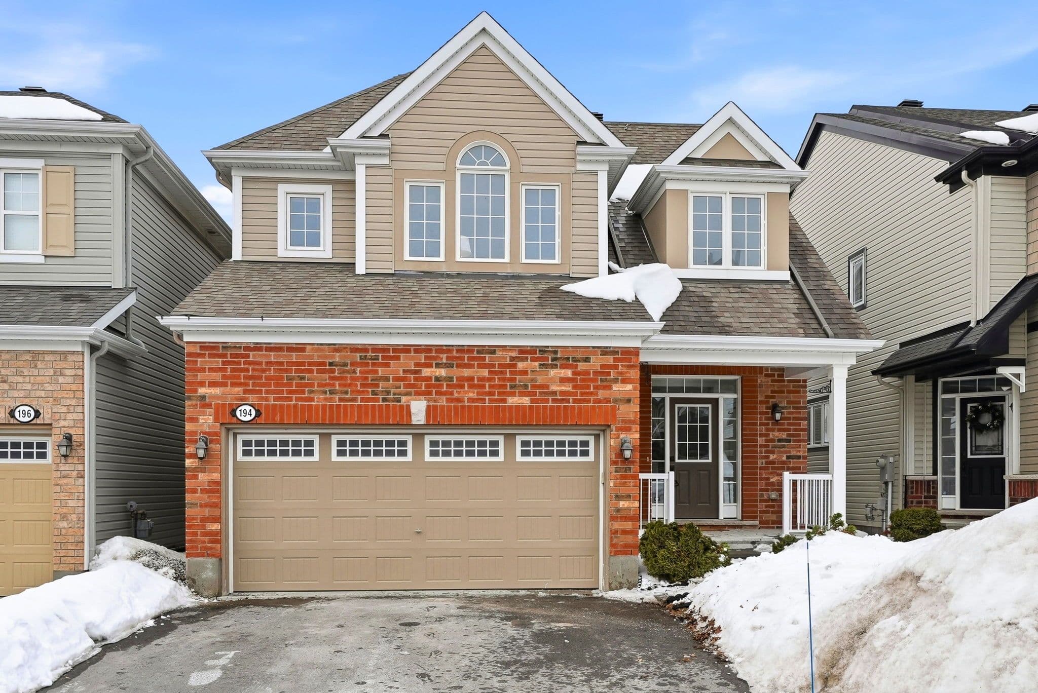 194 Flowing Creek Circle, Kanata, ON K2M 2R7