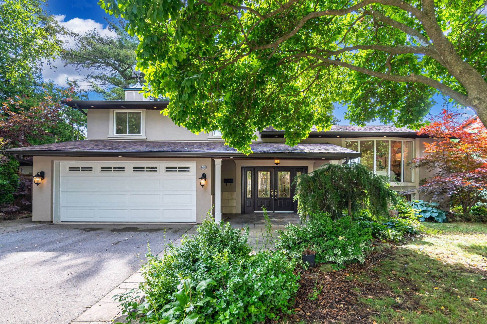 207 Penn Drive, Burlington, ON L7N 2B6