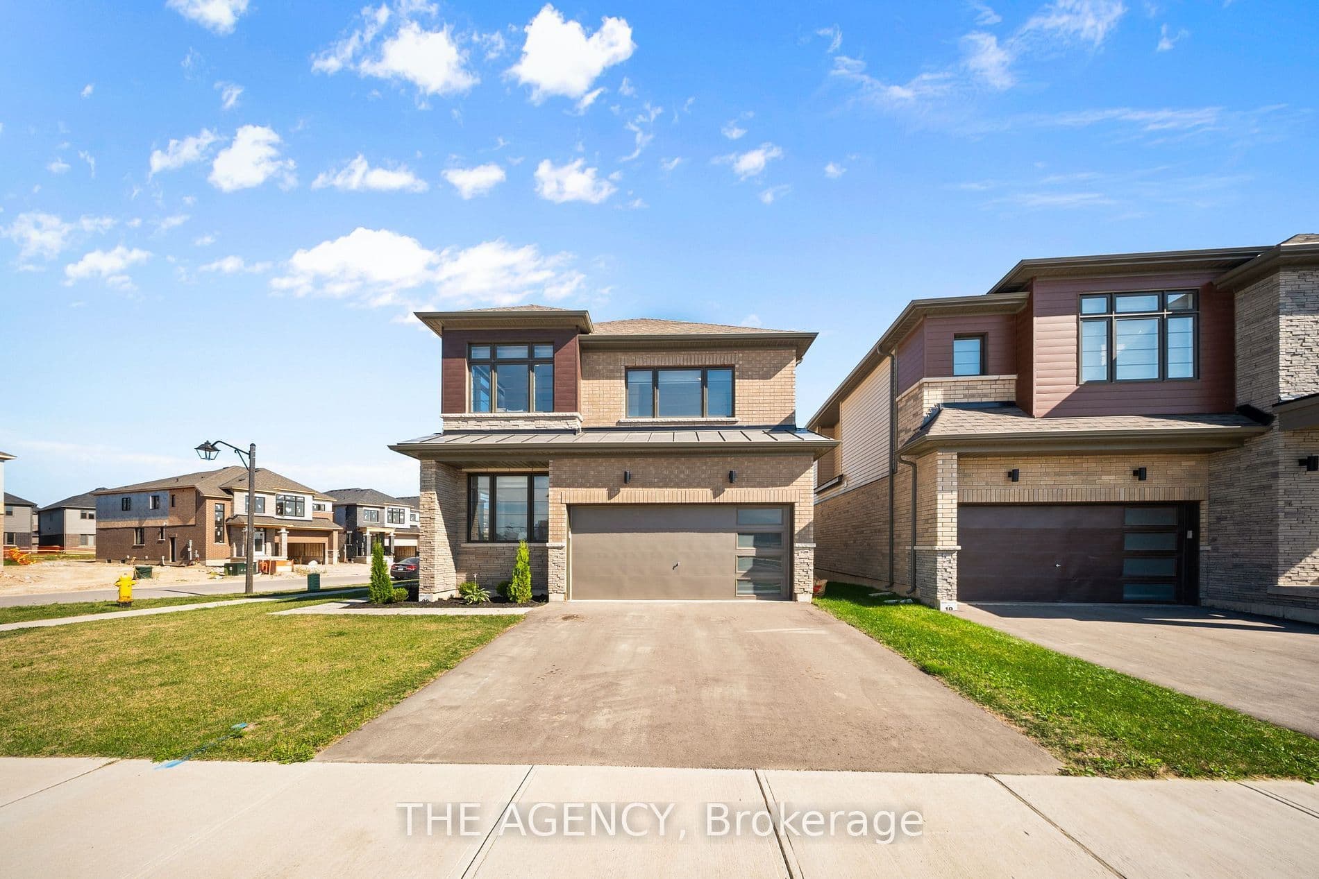 1 Bee Crescent, Brantford, ON N3T 0V7