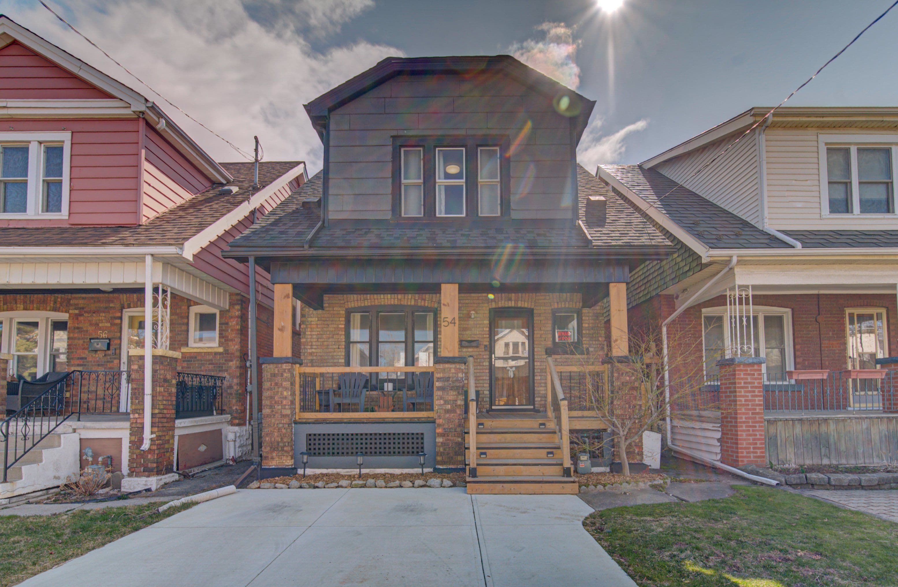 54 Belmont Avenue, Hamilton, ON L8L 7M1