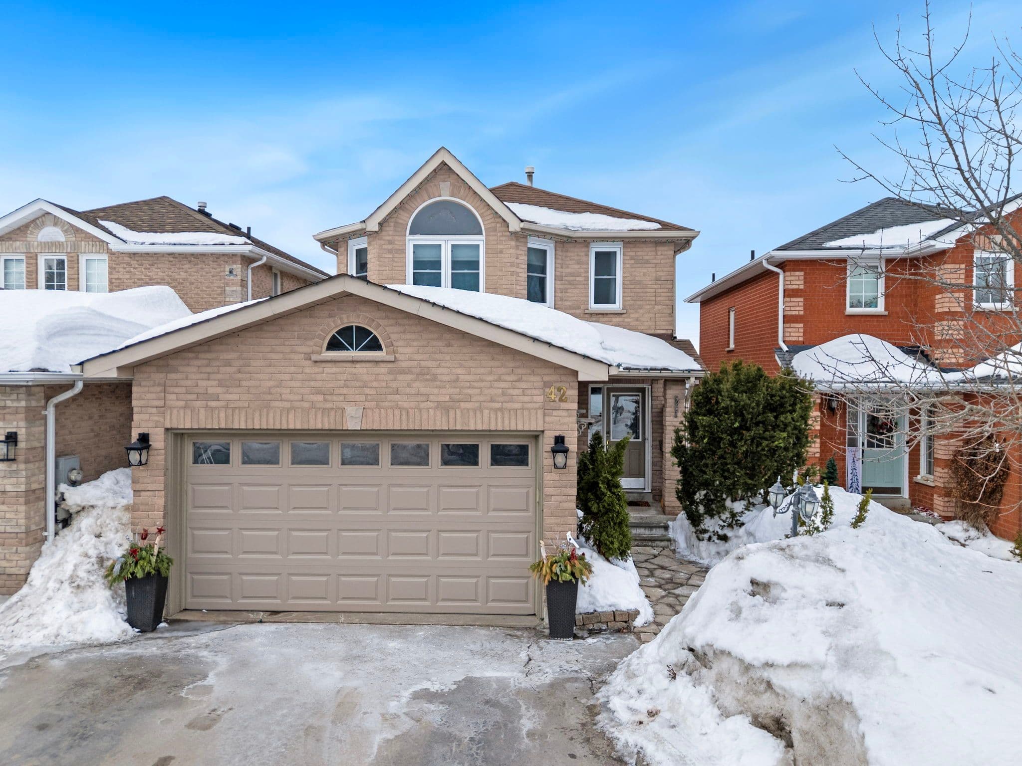 42 Sundew Drive, Barrie, ON L4N 9L8