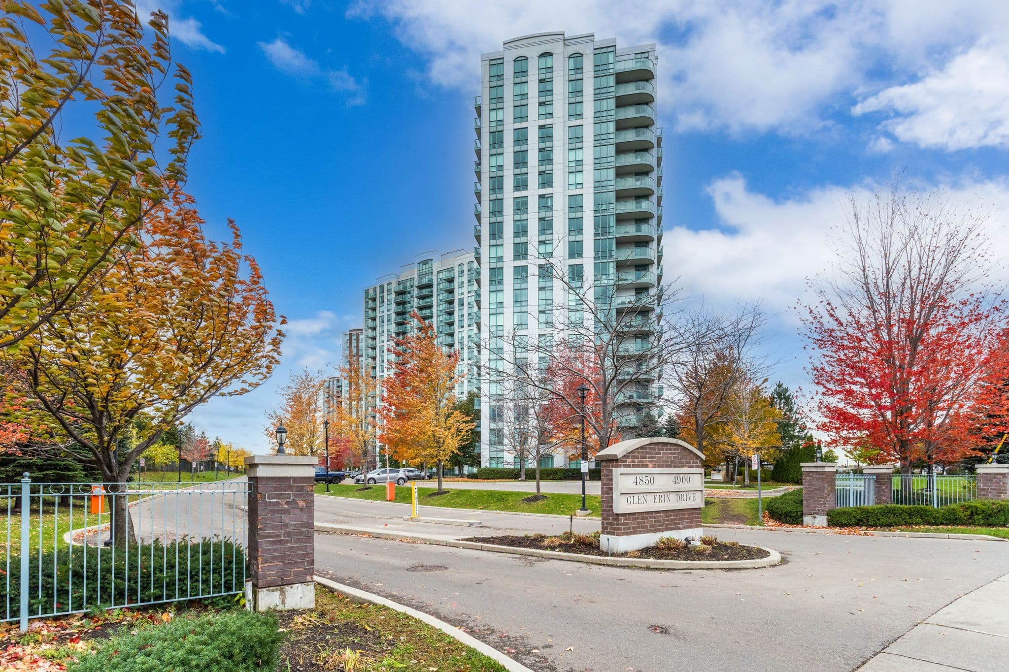 4850 Glen Erin Drive 610, Mississauga, ON L5M 7S1