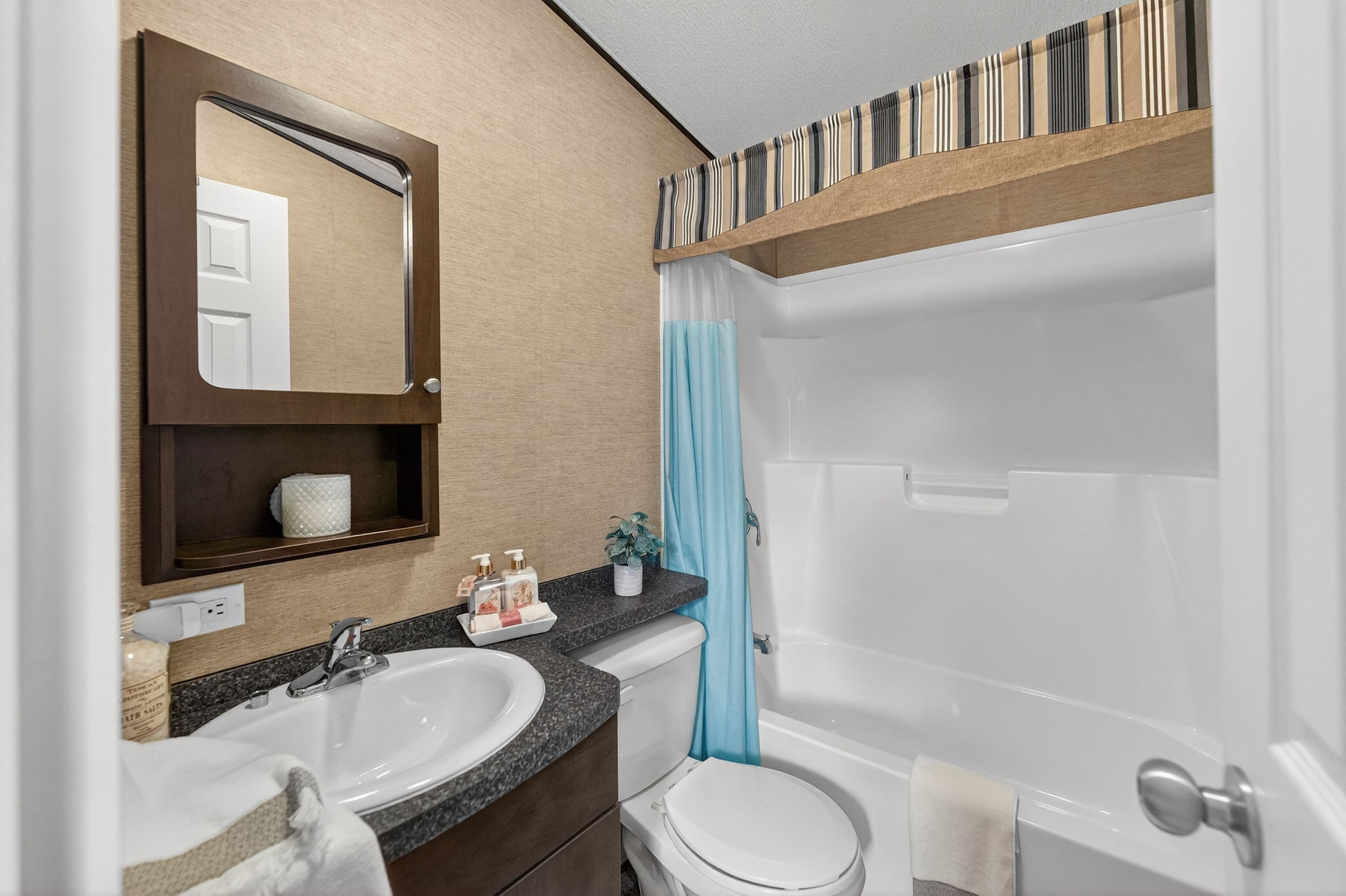 1501 Line 8 Road 252, Niagara-on-the-Lake, ON L0S 1L0