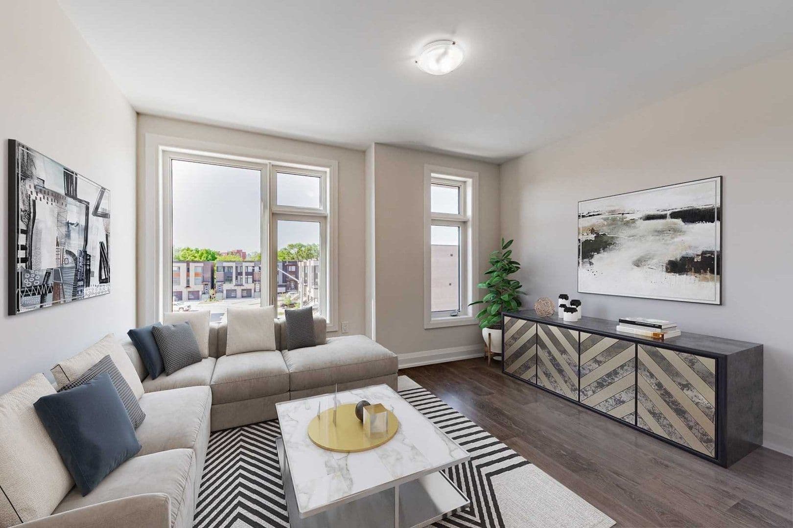 61 Creekbank Road Upper, Toronto W04, ON M6L 0A3