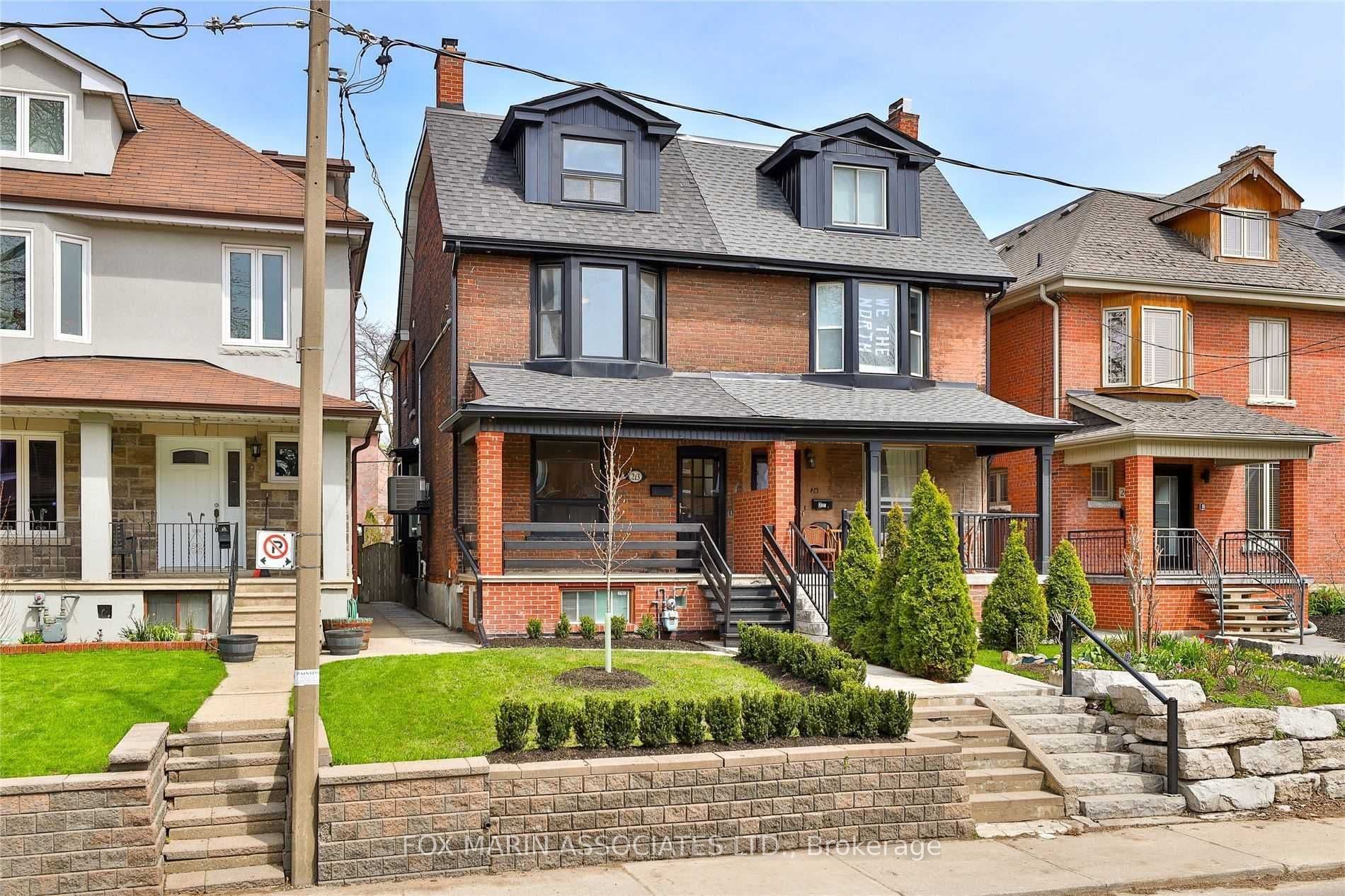 213 Grace Street, Toronto C01, ON M6G 3A7
