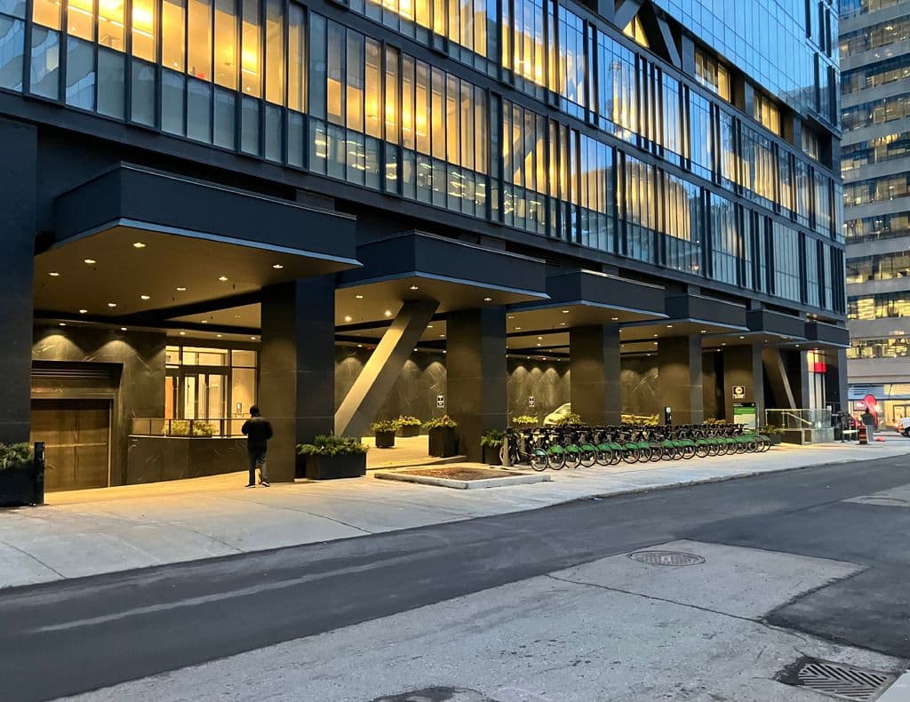 488 University Avenue 3901, Toronto C01, ON M5G 0C1