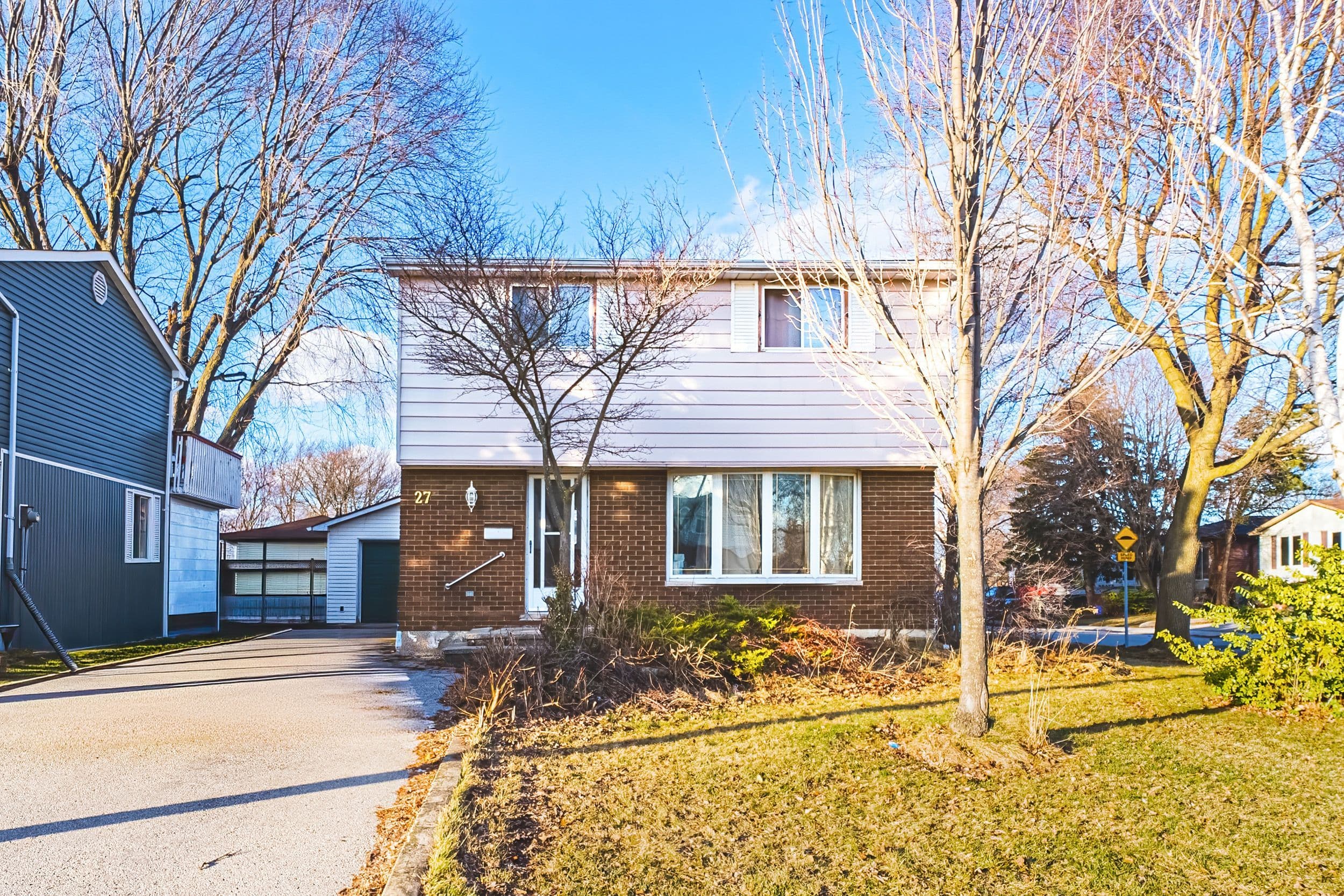 27 Glenview Court, Hamilton, ON L9C 6H7